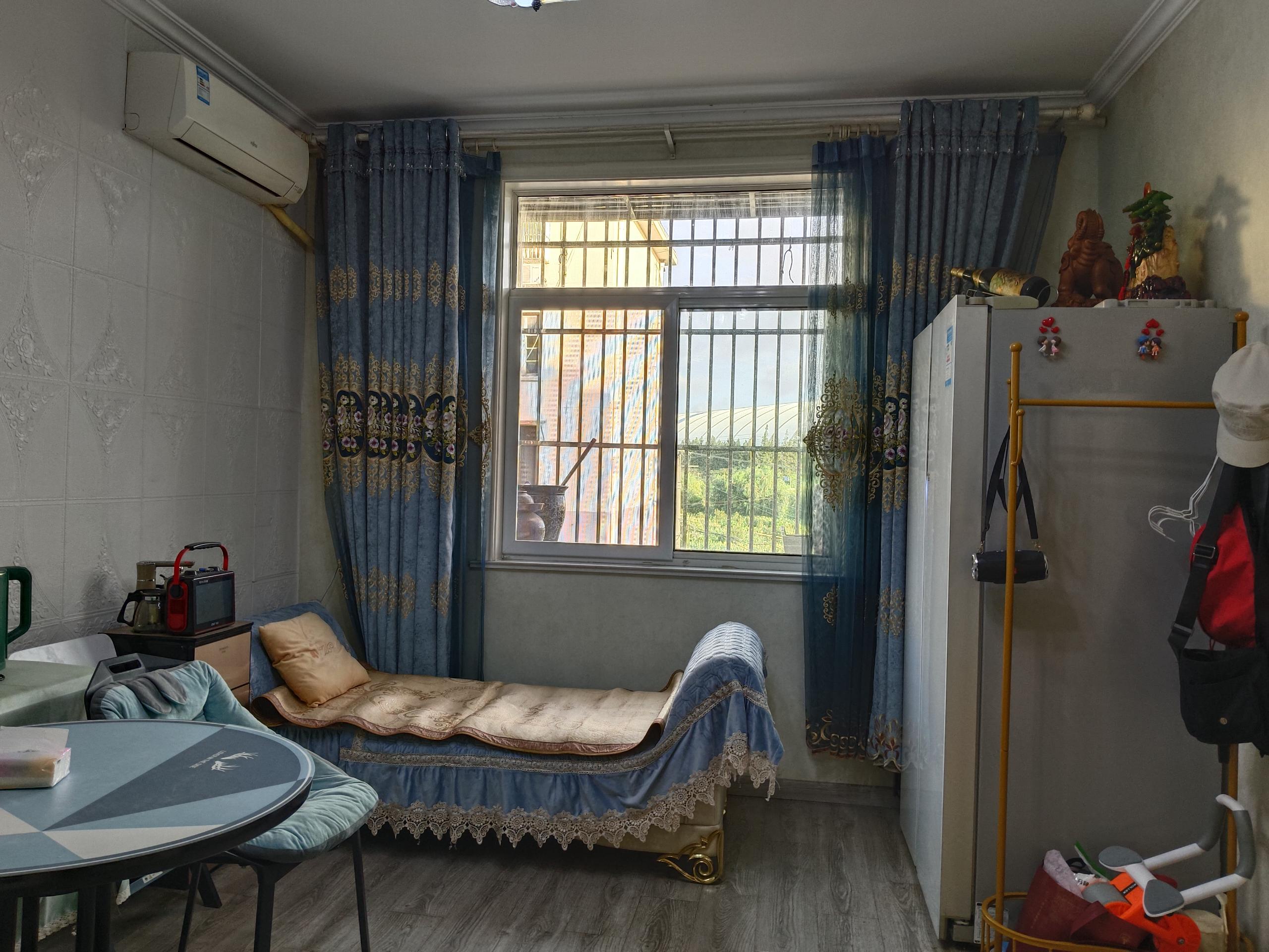 三八新村 1室1厅1卫 37m&sup2;