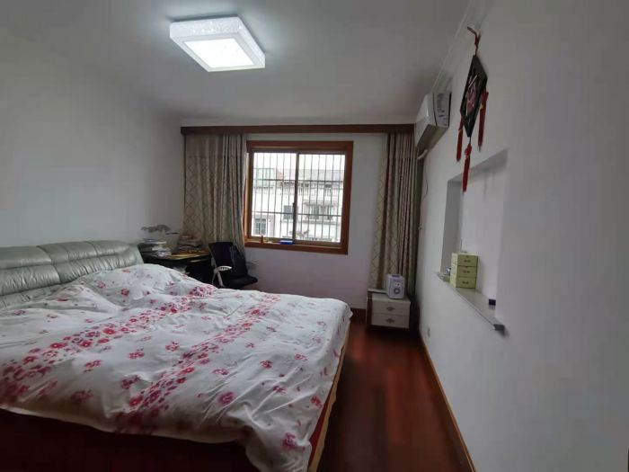 天都花苑 4室2厅2卫 141.3m&sup2;