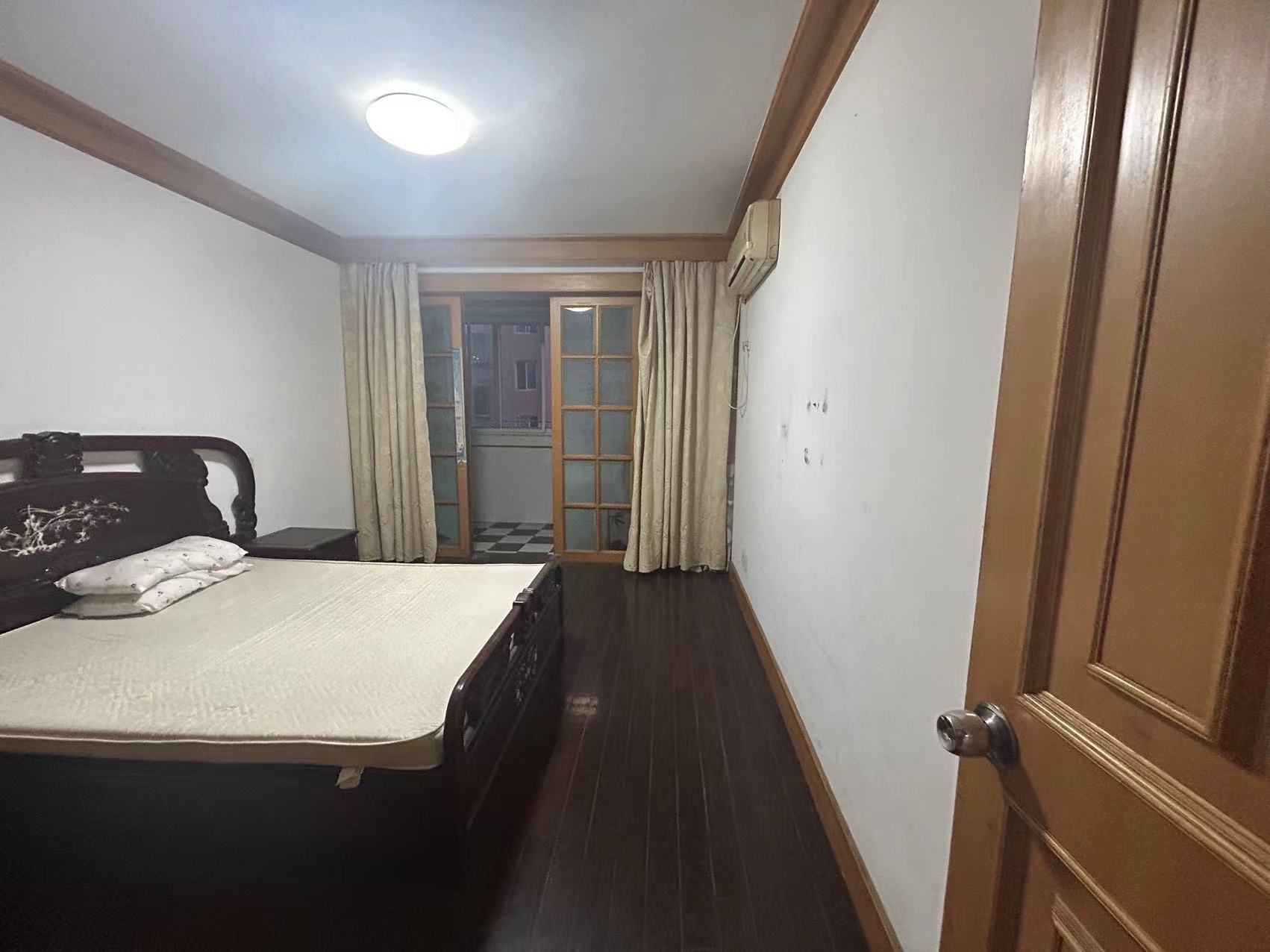 学田东苑 3室2厅2卫 140.00m&sup2;