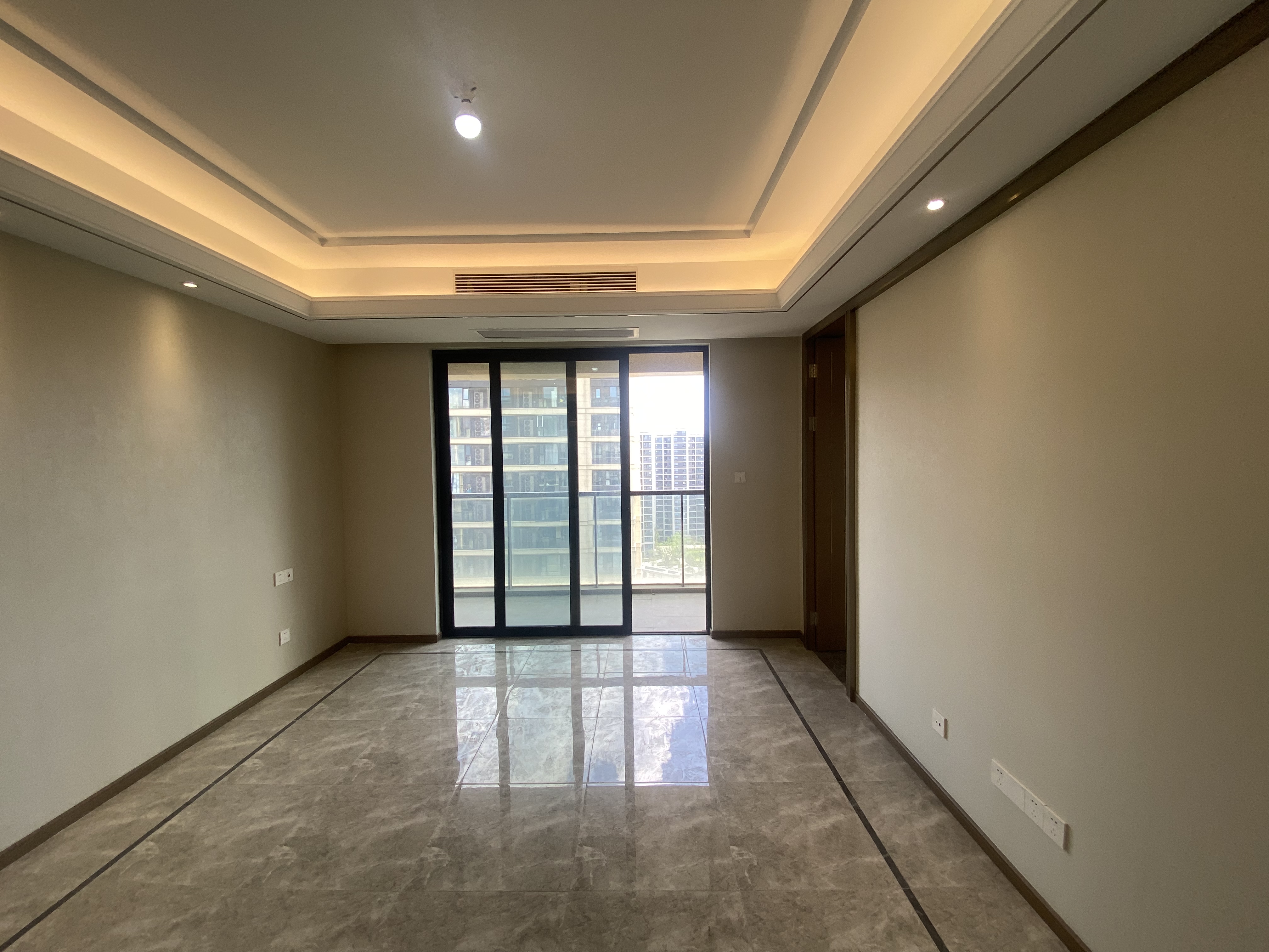 绿城沁园 3室2厅2卫 133m²