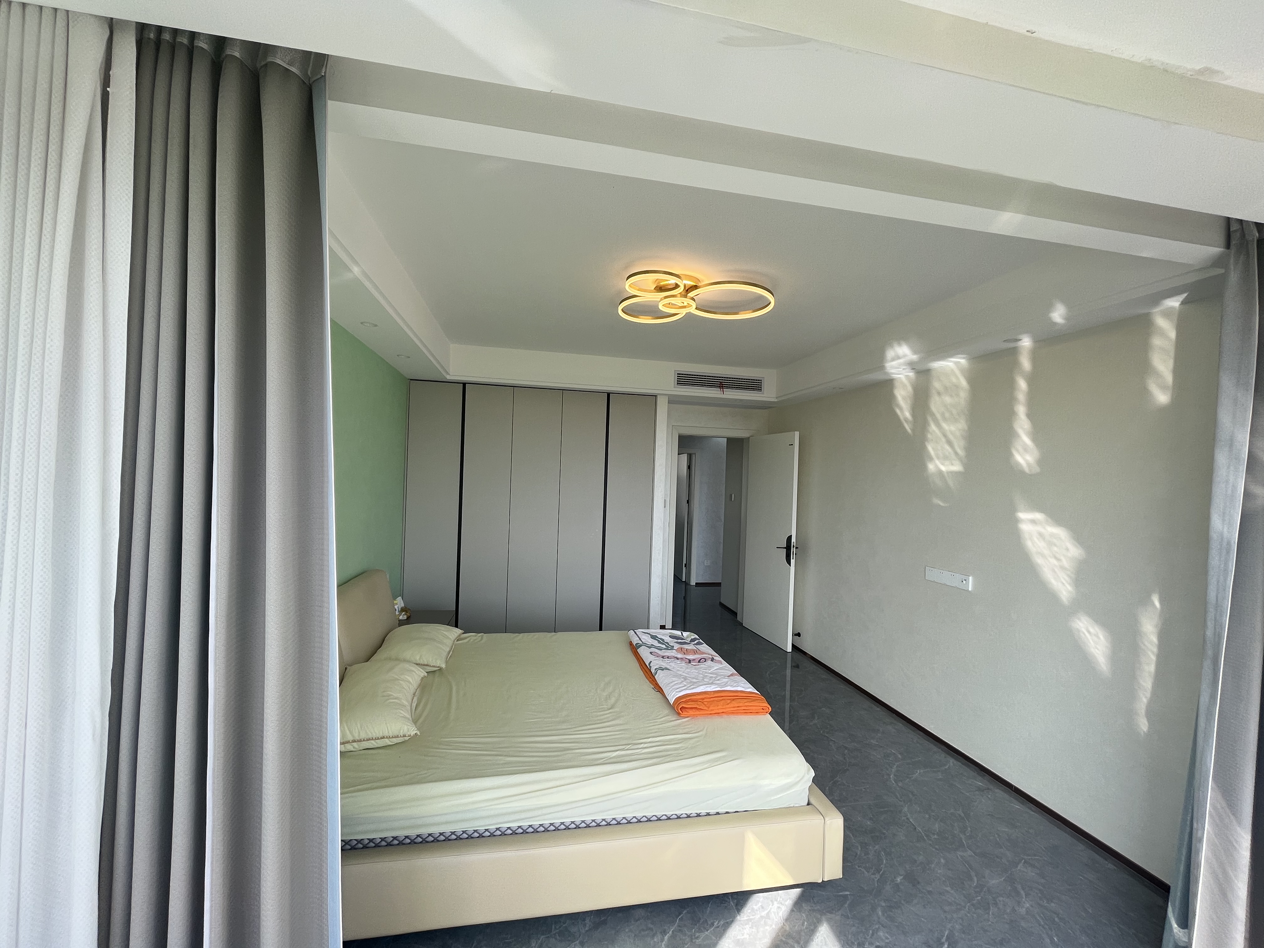 军山花园 3室2厅2卫 172.40m&sup2;