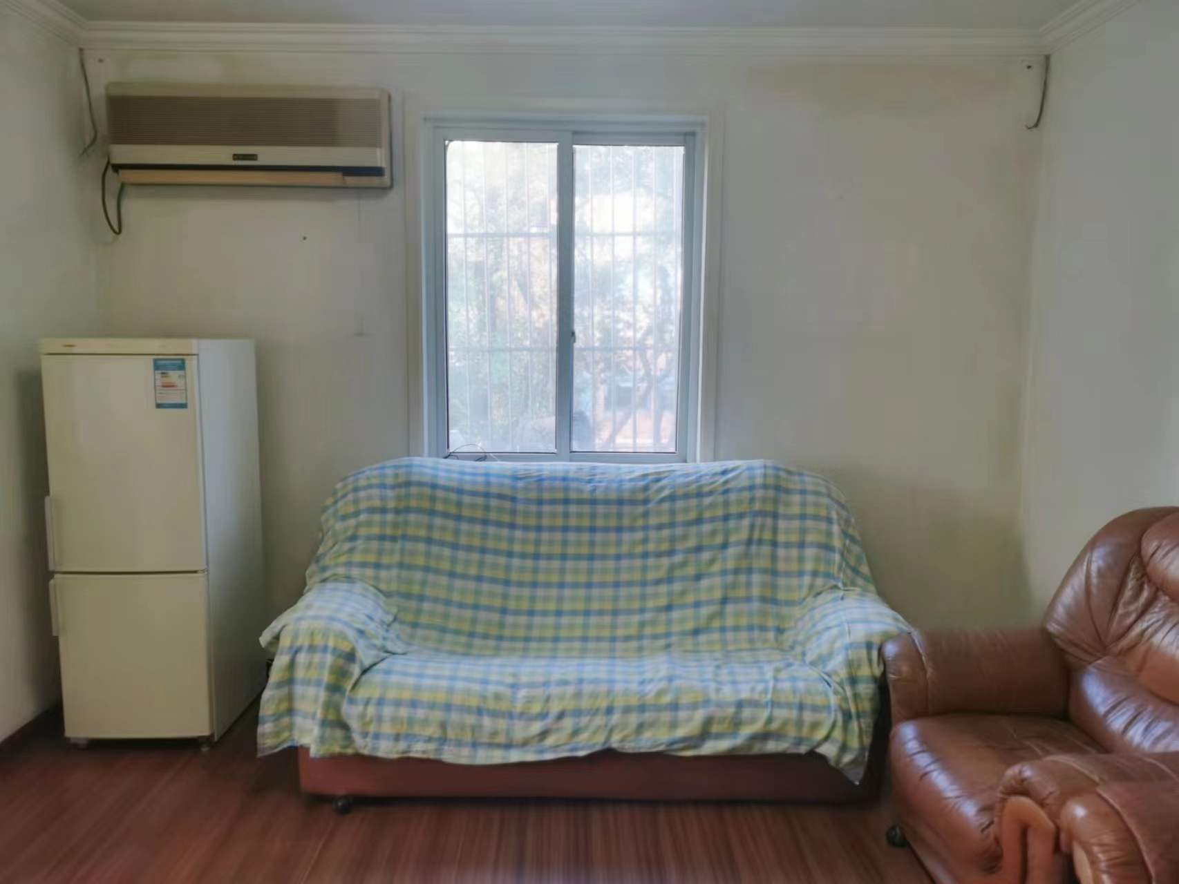 跃龙路93号 2室1厅1卫 70m&sup2;