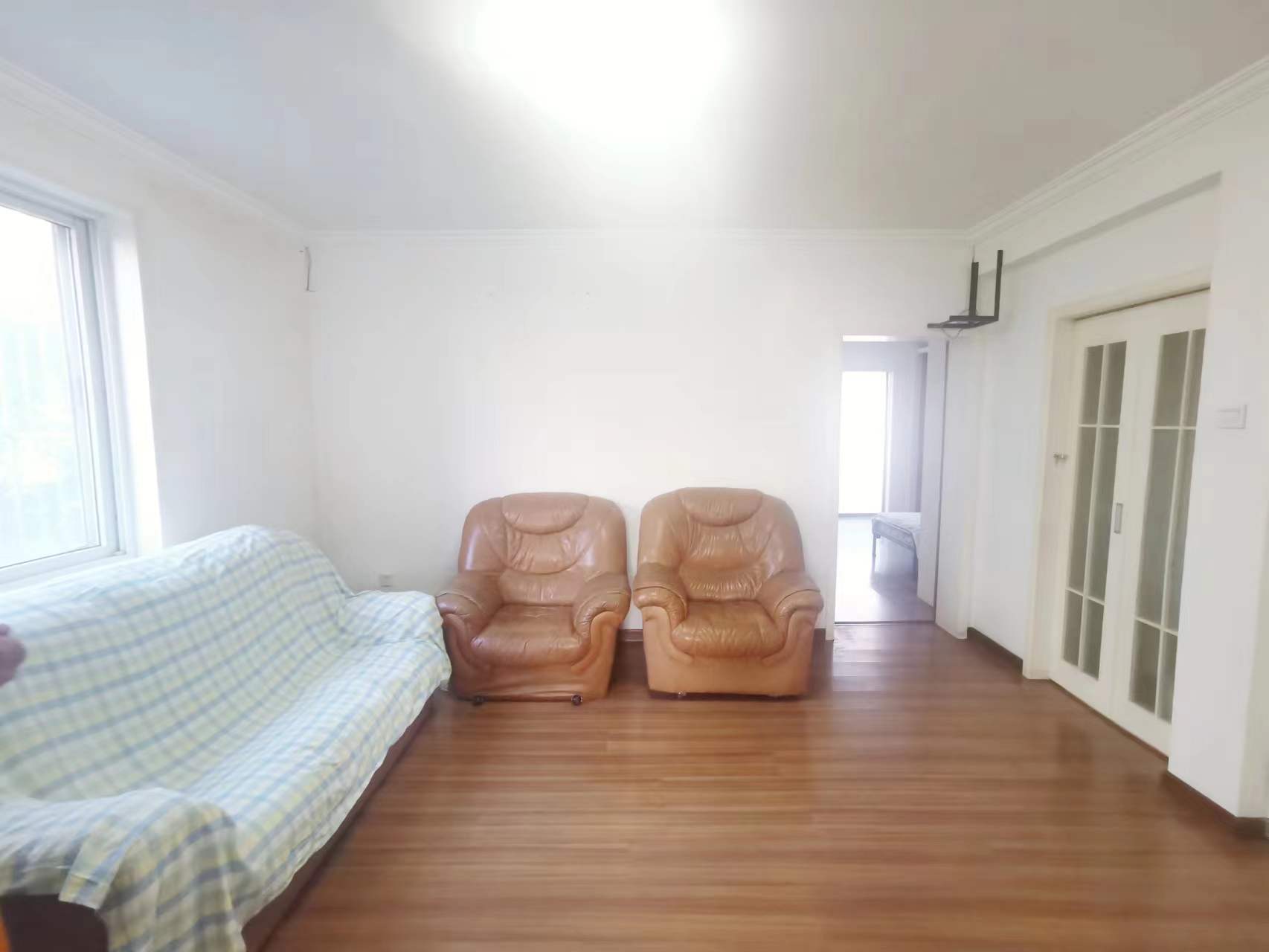 跃龙路93号 2室1厅1卫 70m&sup2;