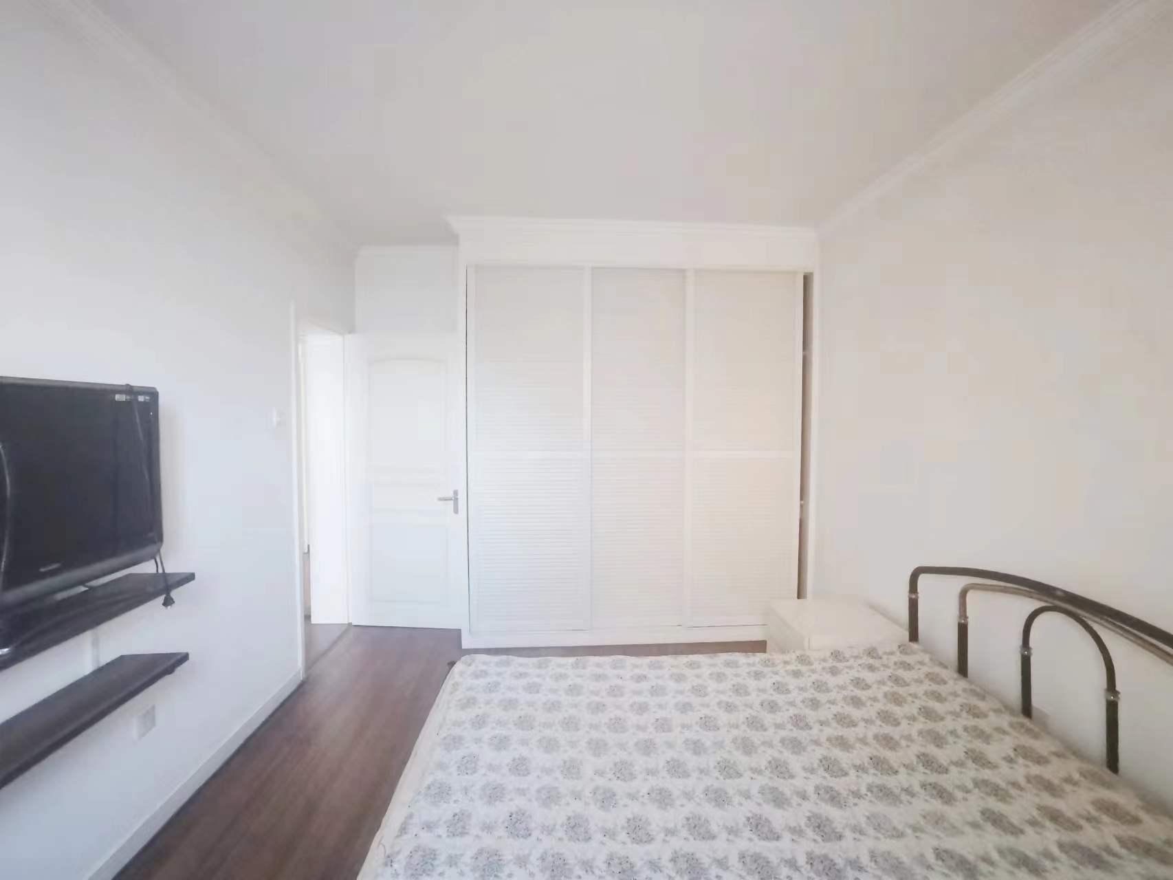 跃龙路93号 2室1厅1卫 70m&sup2;