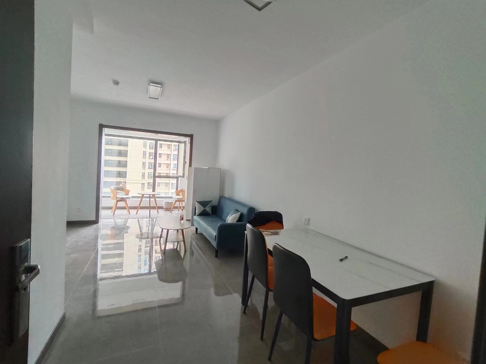 世茂新界 3室2廳1衛 90m²