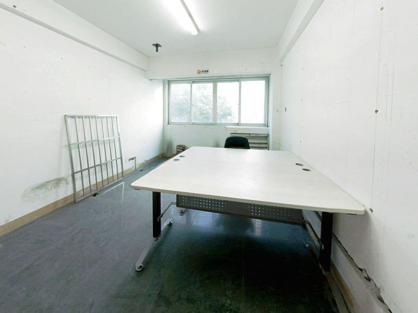小石桥花苑 3室1厅1卫 138m&sup2;