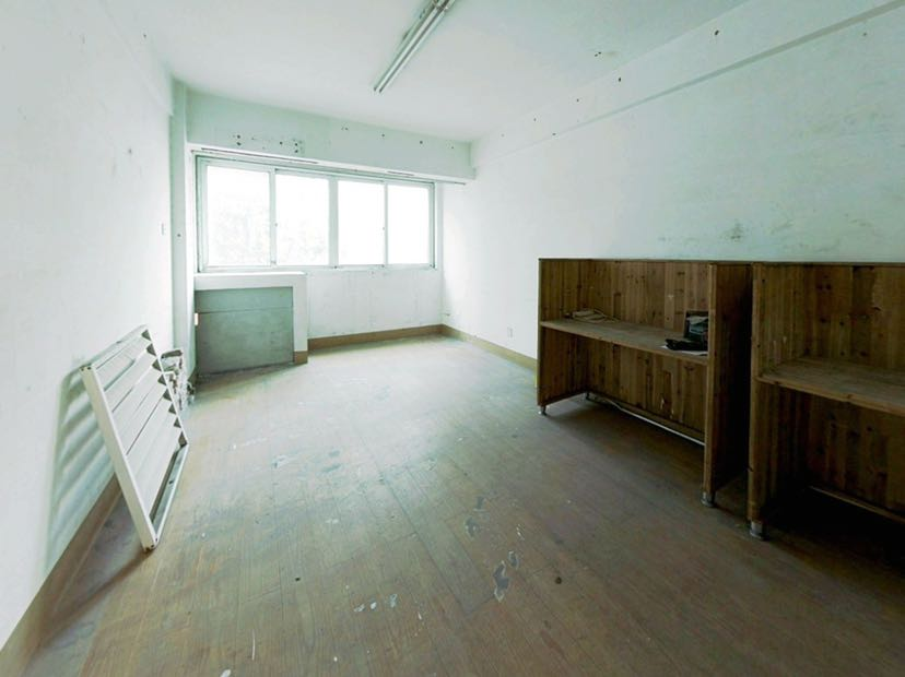 小石桥花苑 3室1厅1卫 138m&sup2;
