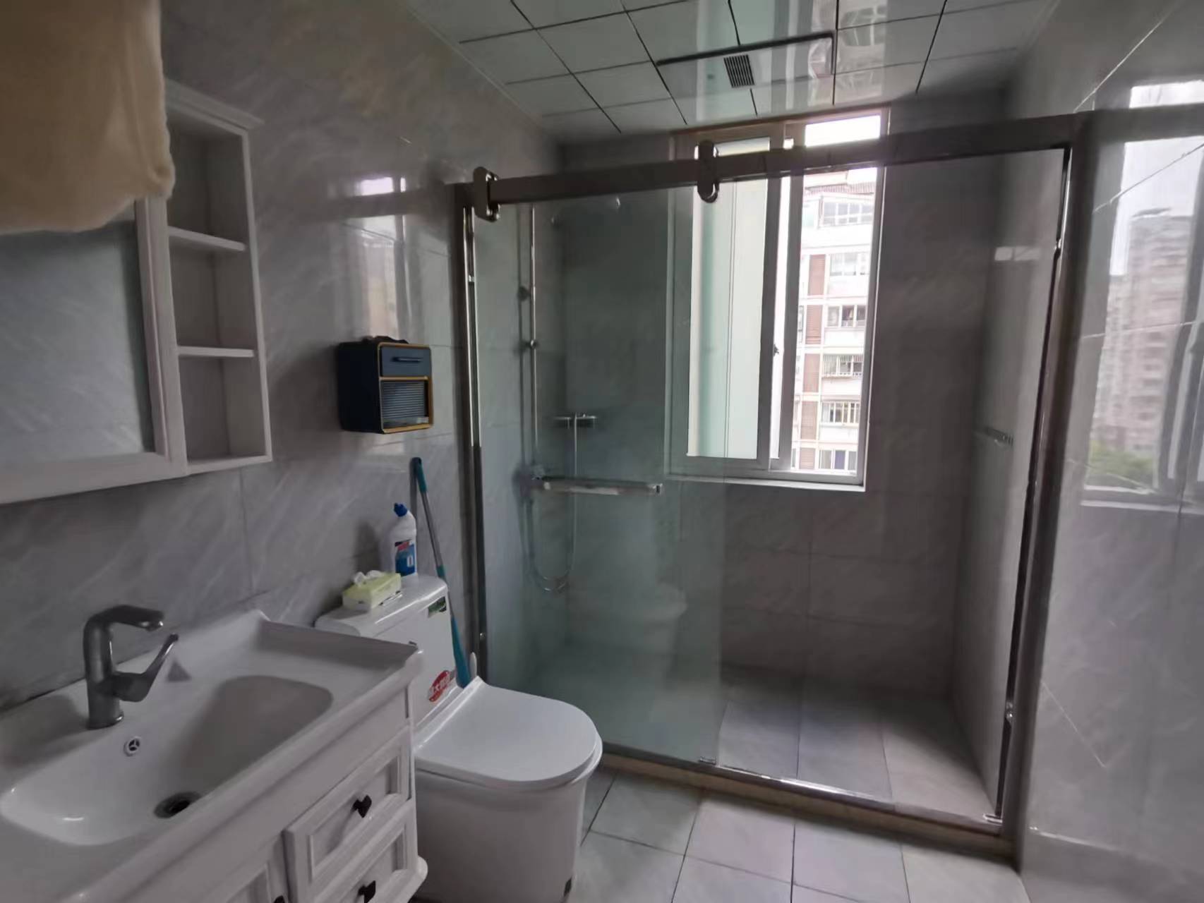 天晖苑 4室2厅2卫 130.00m&sup2;