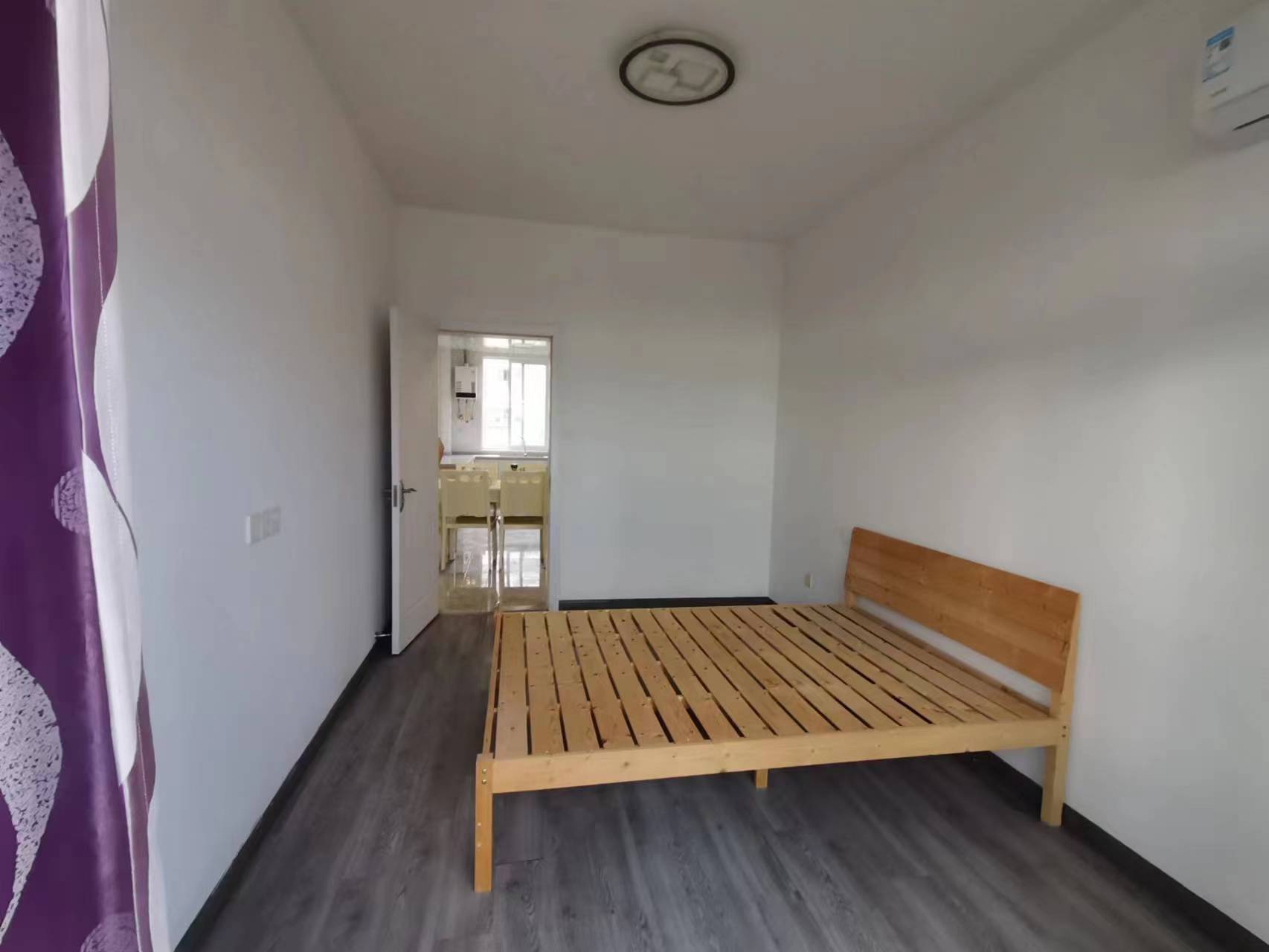 天晖苑 4室2厅2卫 130.00m&sup2;