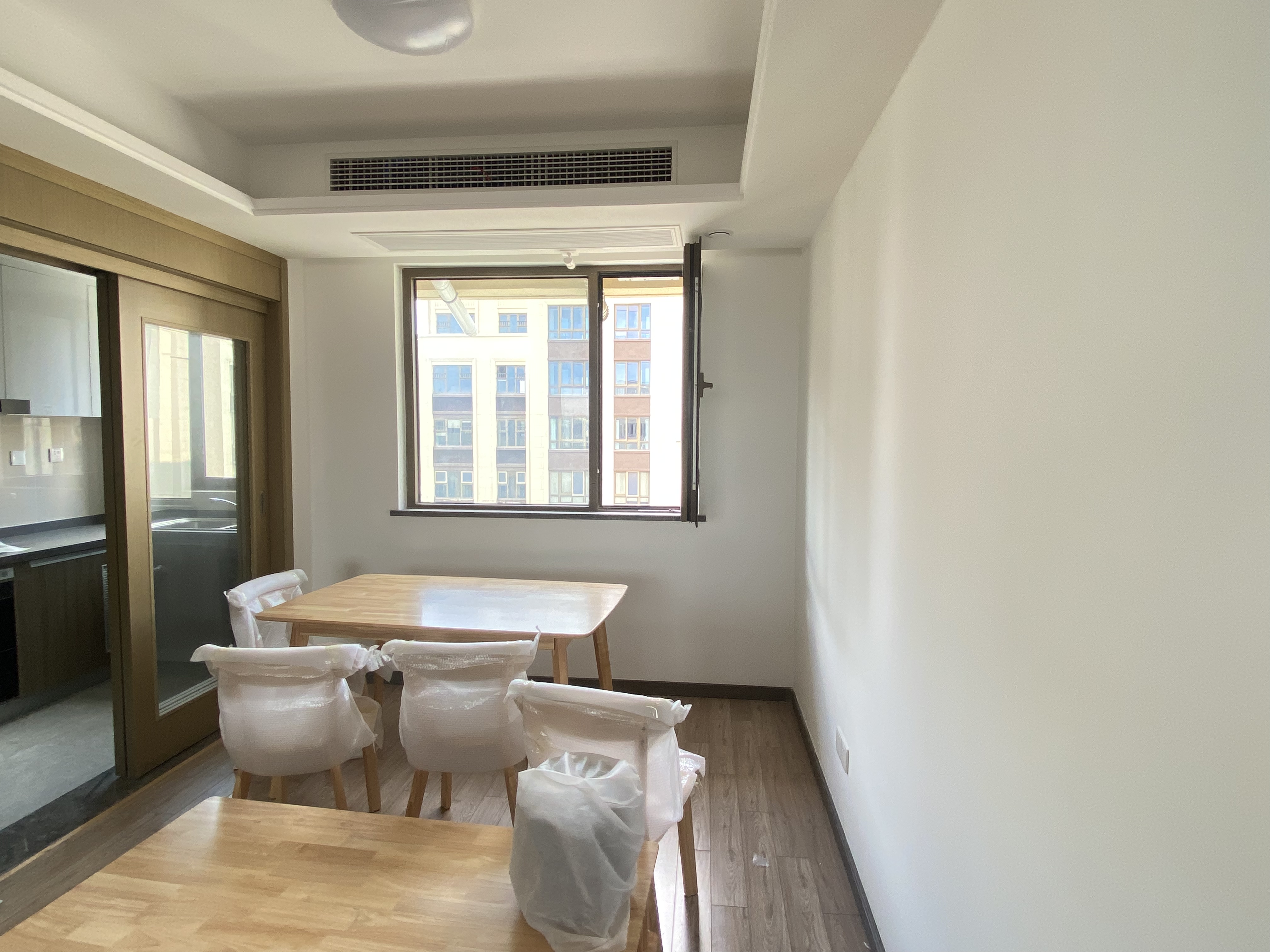 雅居乐鑫基中央公馆西区 4室2厅2卫 143m&sup2;