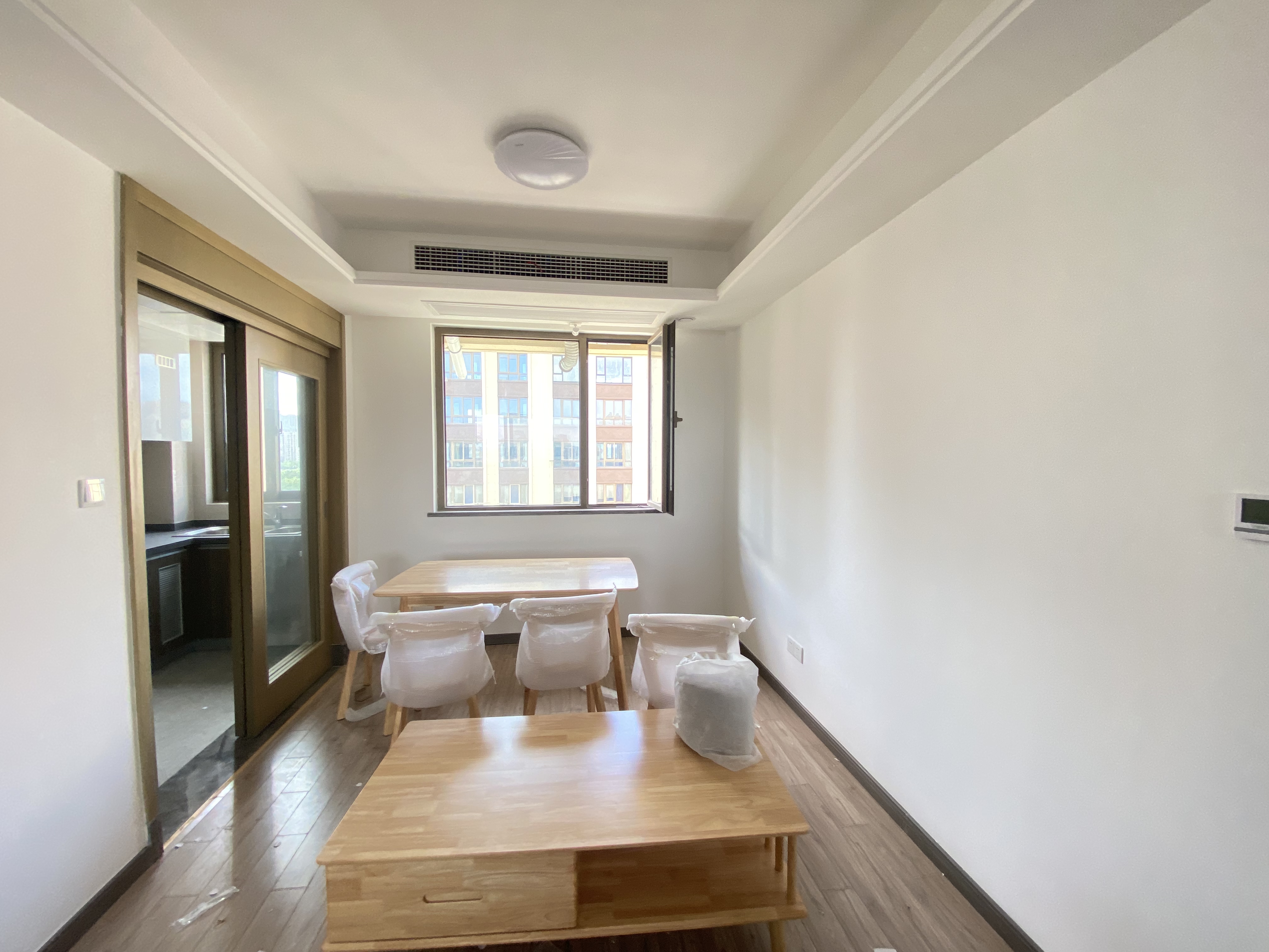 雅居乐鑫基中央公馆西区 4室2厅2卫 143m&sup2;