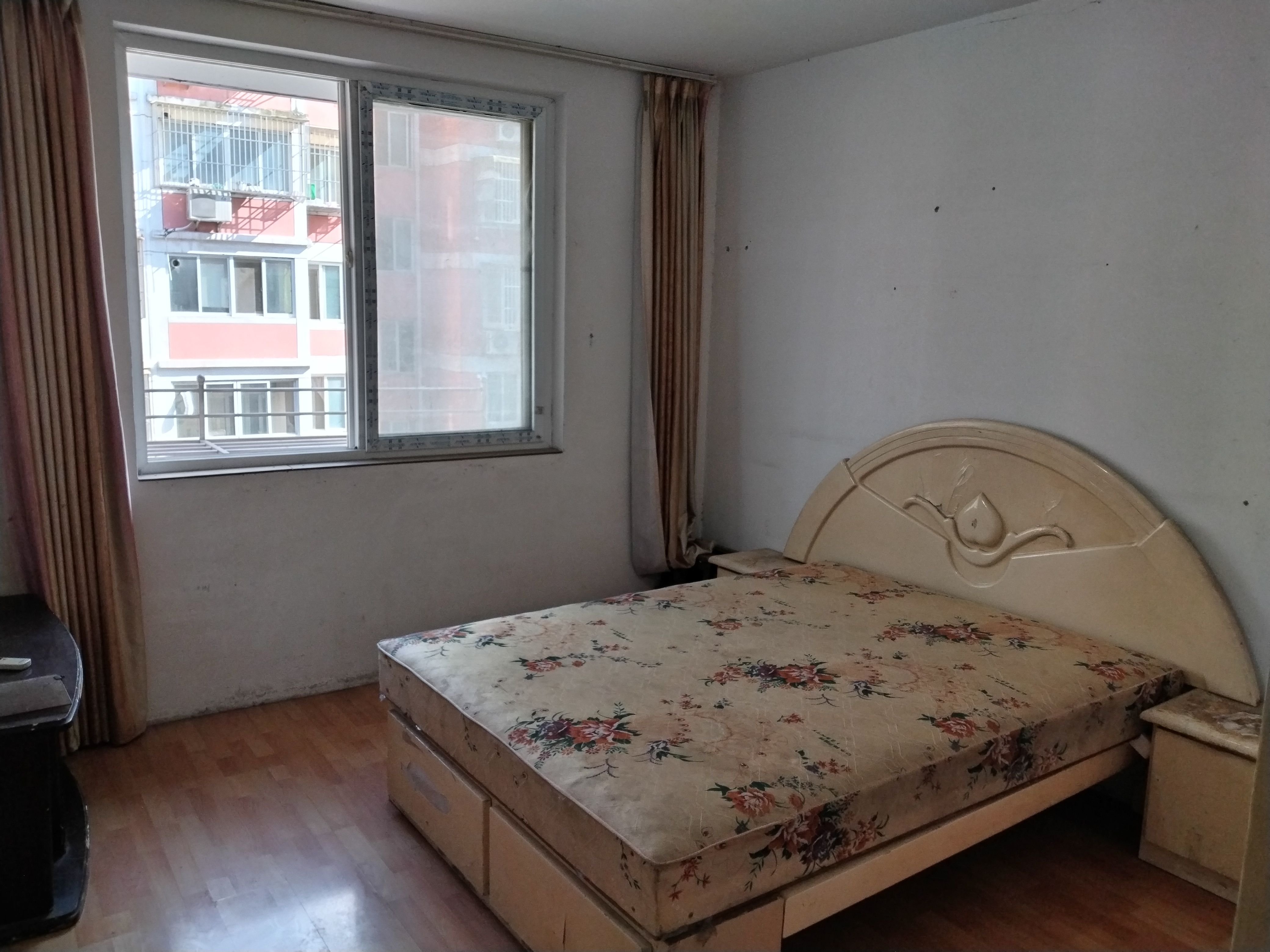 宝隆花园 2室1厅1卫 75.00m&sup2;