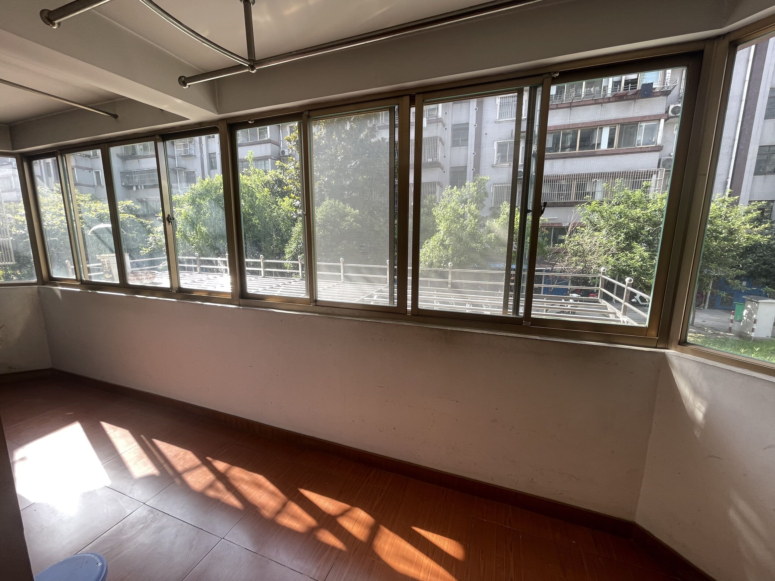 天都花苑 2室1厅1卫 97m&sup2;