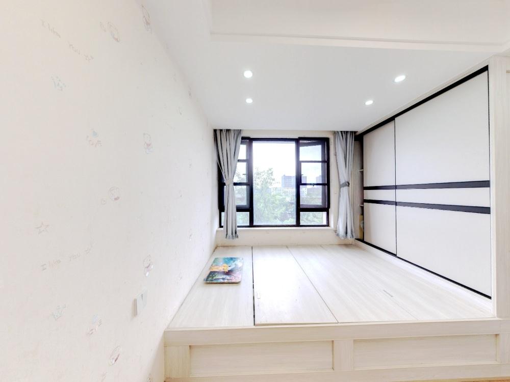 盛和九里香堤一期 3室2厅2卫 134.5m&sup2;