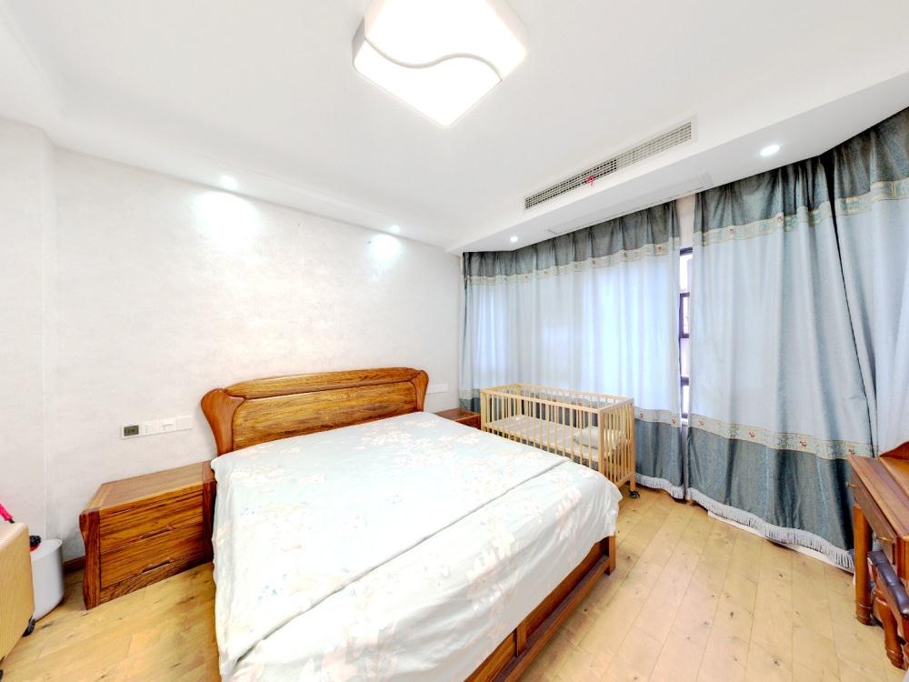盛和九里香堤一期 3室2厅2卫 134.5m&sup2;