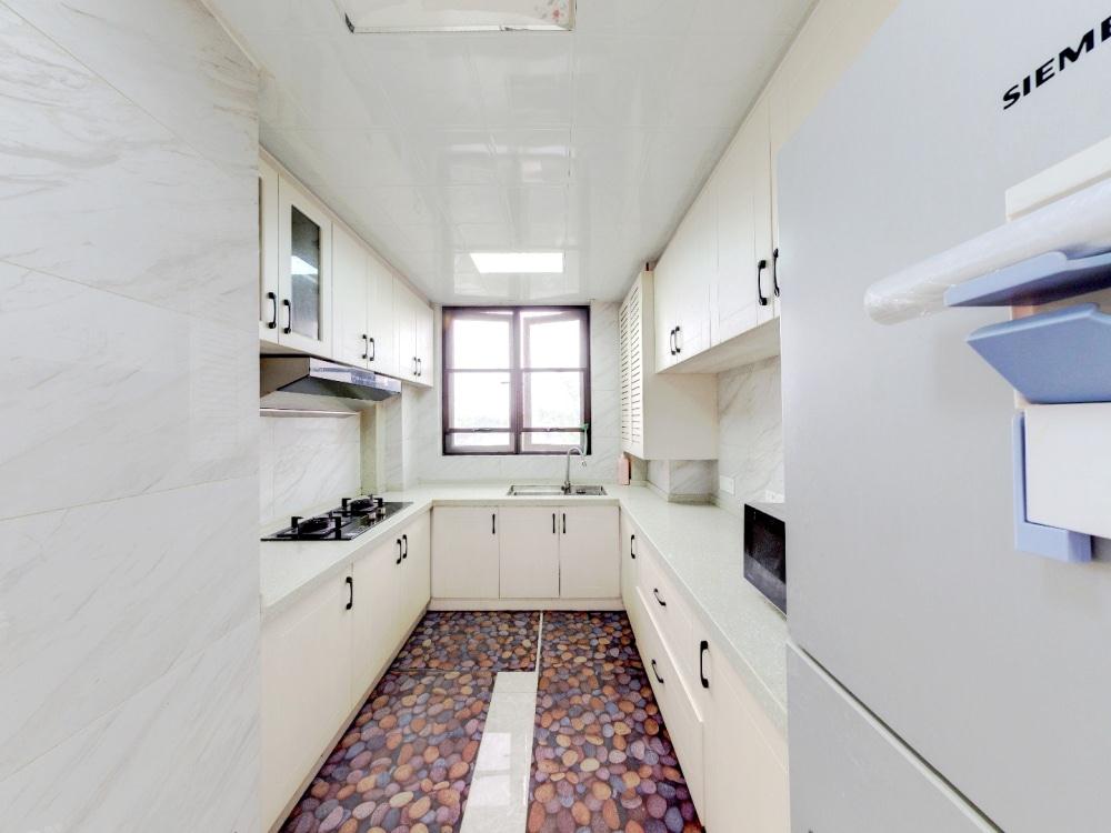 盛和九里香堤一期 3室2厅2卫 134.5m&sup2;