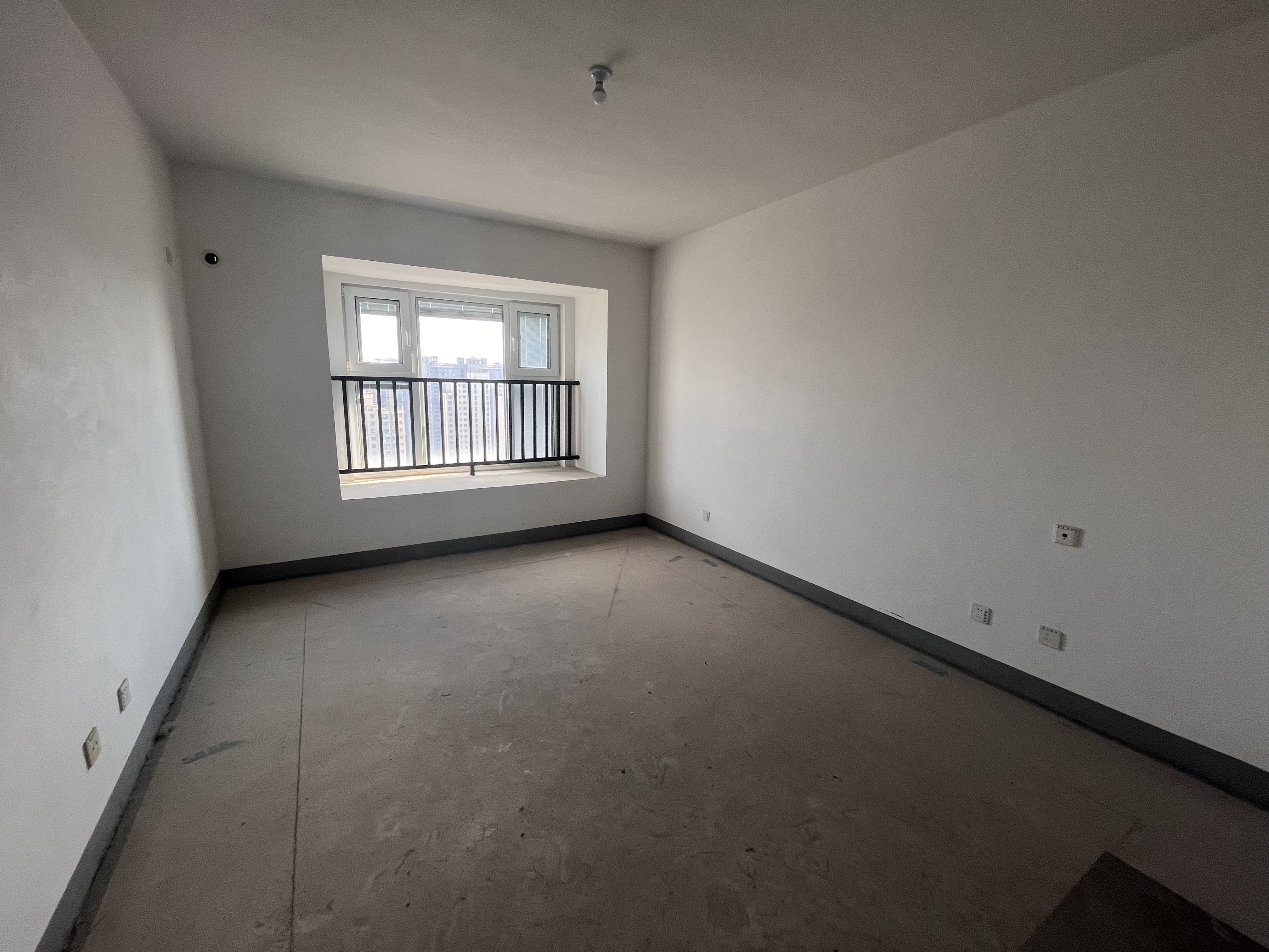 世茂九龙庭 3室2厅2卫 124.67m&sup2;