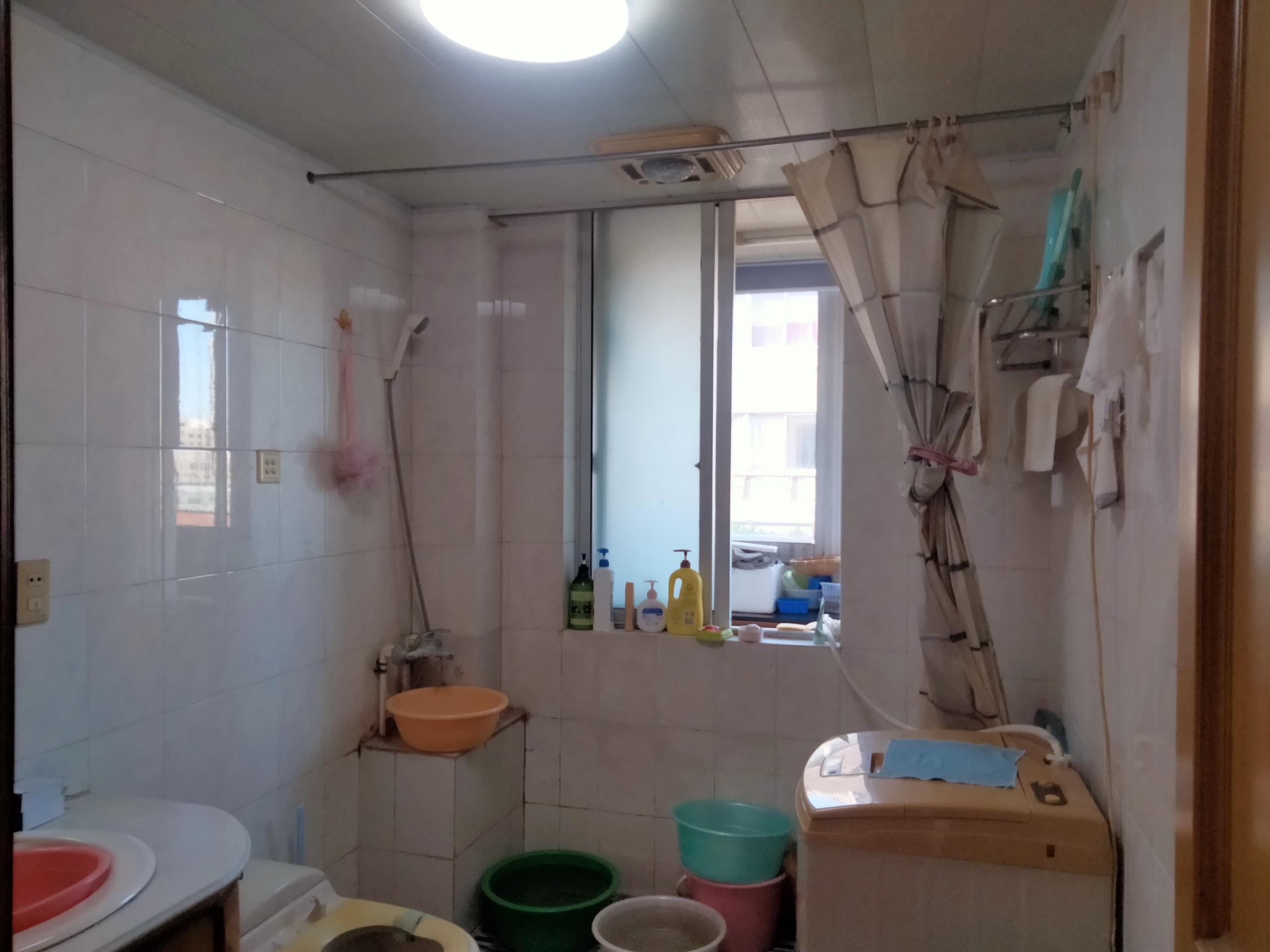 光明东村一期 3室1厅1卫 118m&sup2;