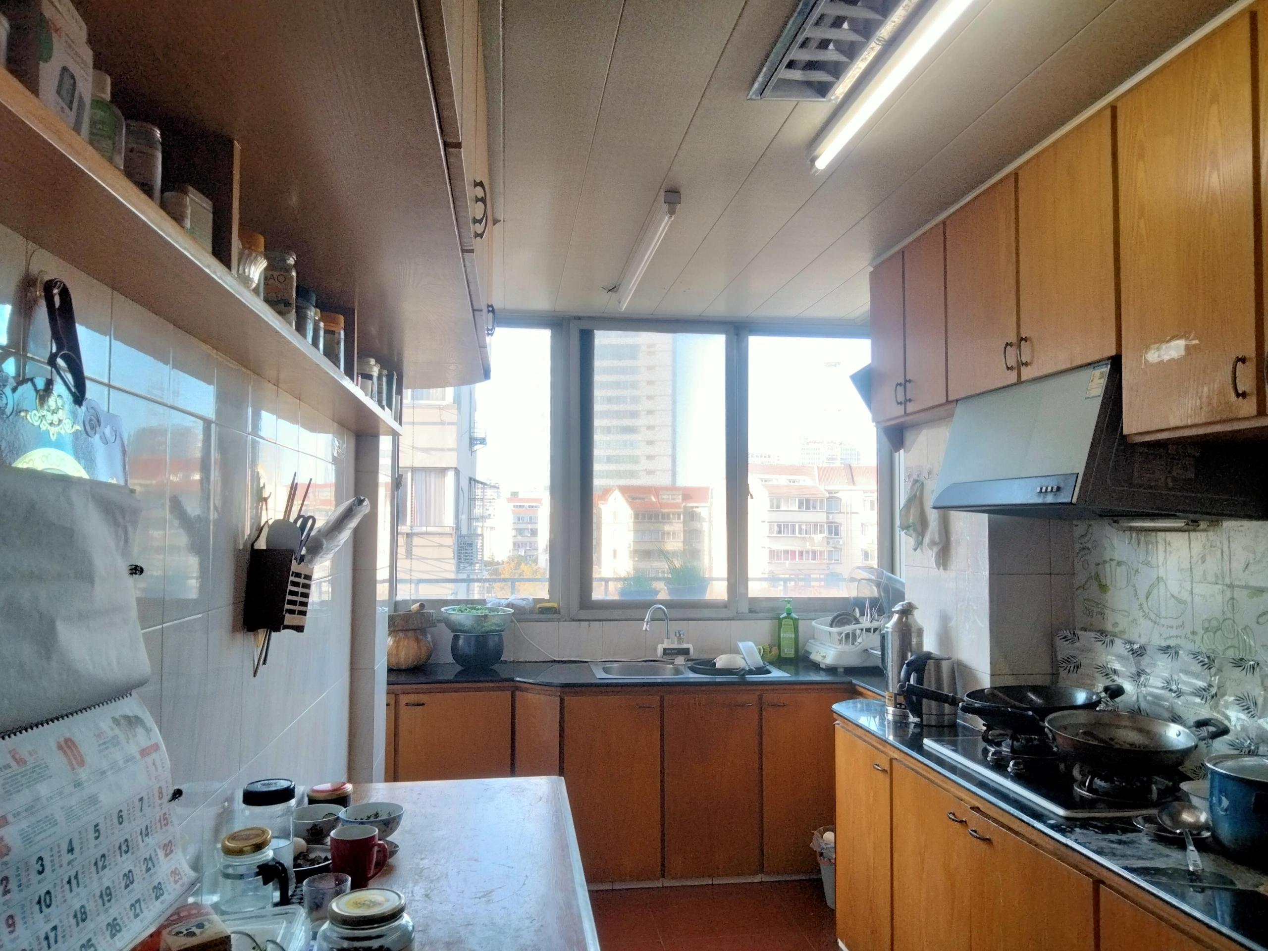 光明东村一期 3室1厅1卫 118m&sup2;