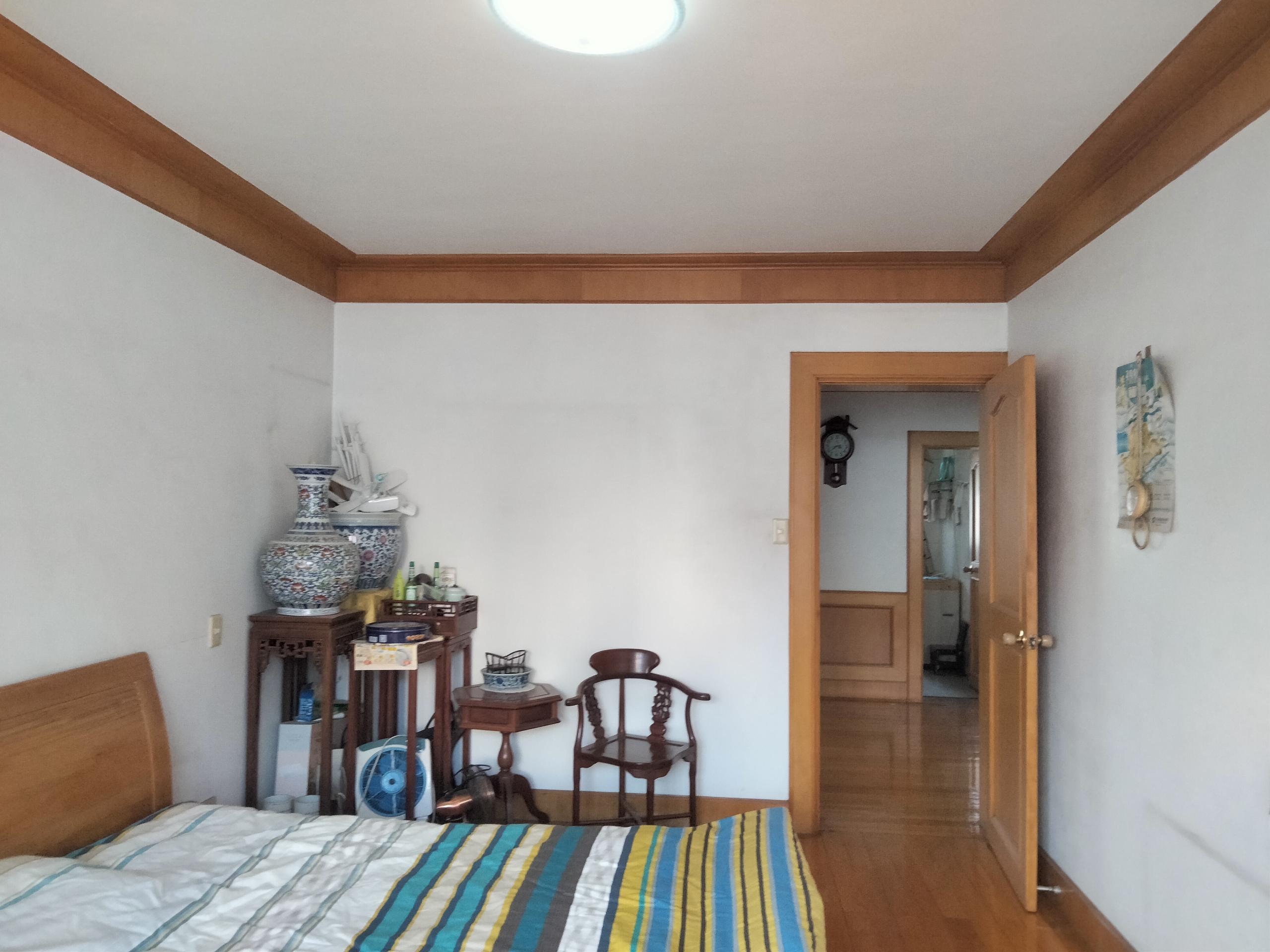 光明东村一期 3室1厅1卫 118m&sup2;