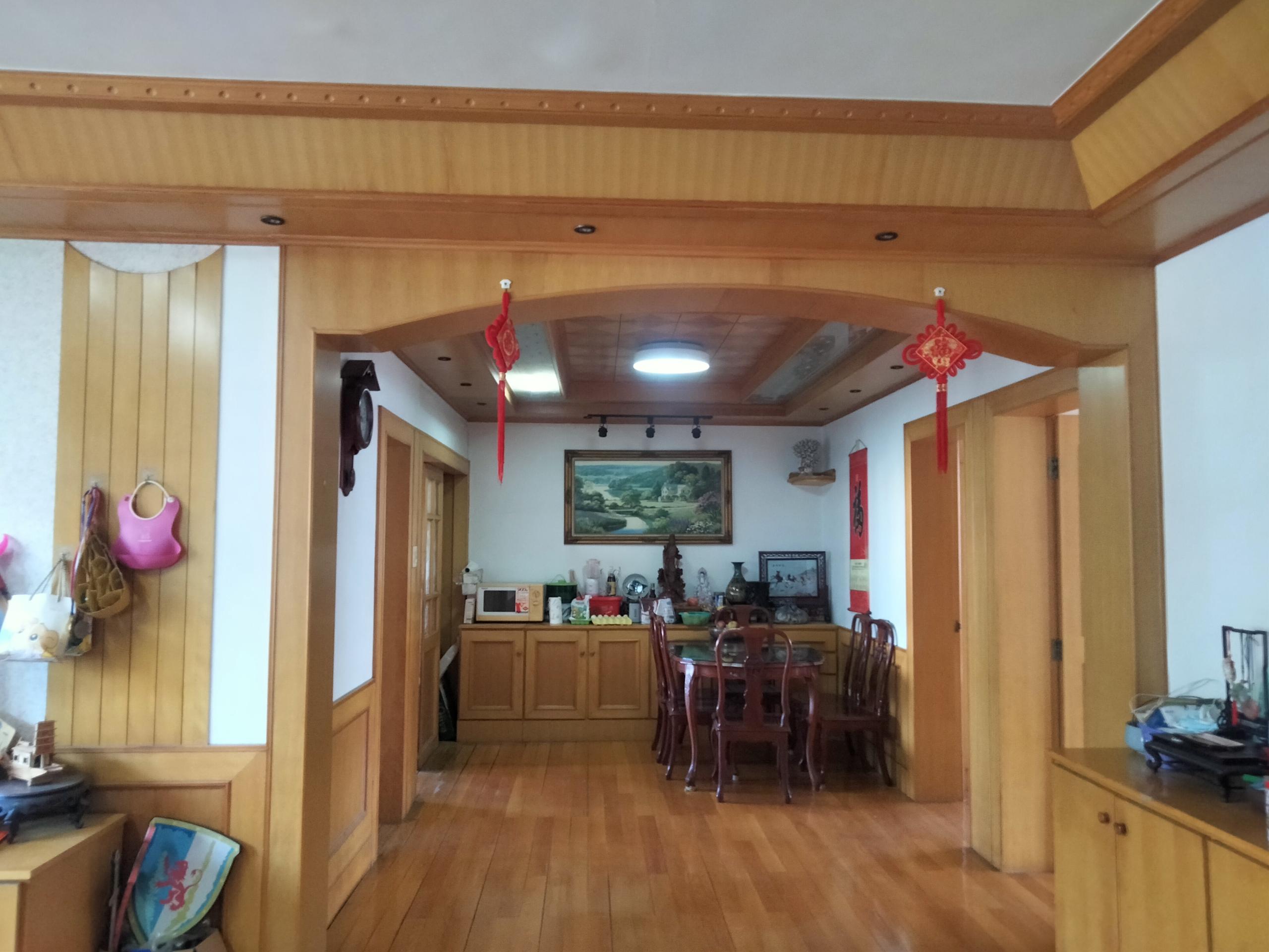 光明东村一期 3室1厅1卫 118m²