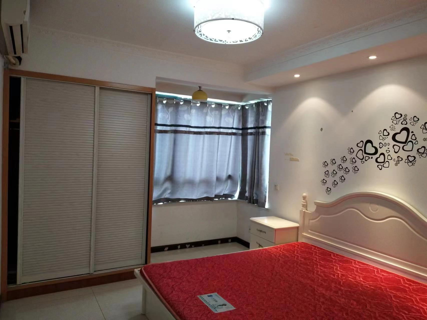 万通城 2室2厅1卫 74m&sup2;