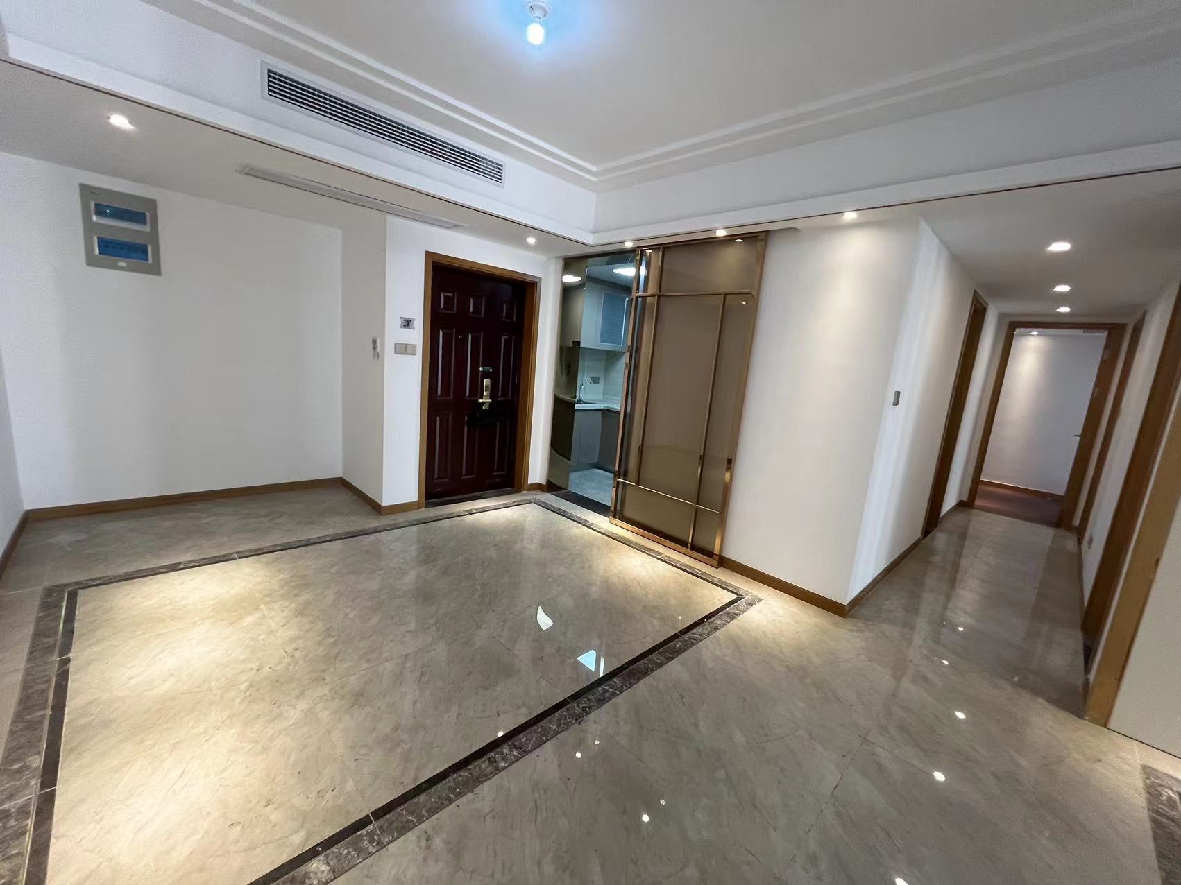 中南世纪花城三期 3室2厅1卫 101.33m²