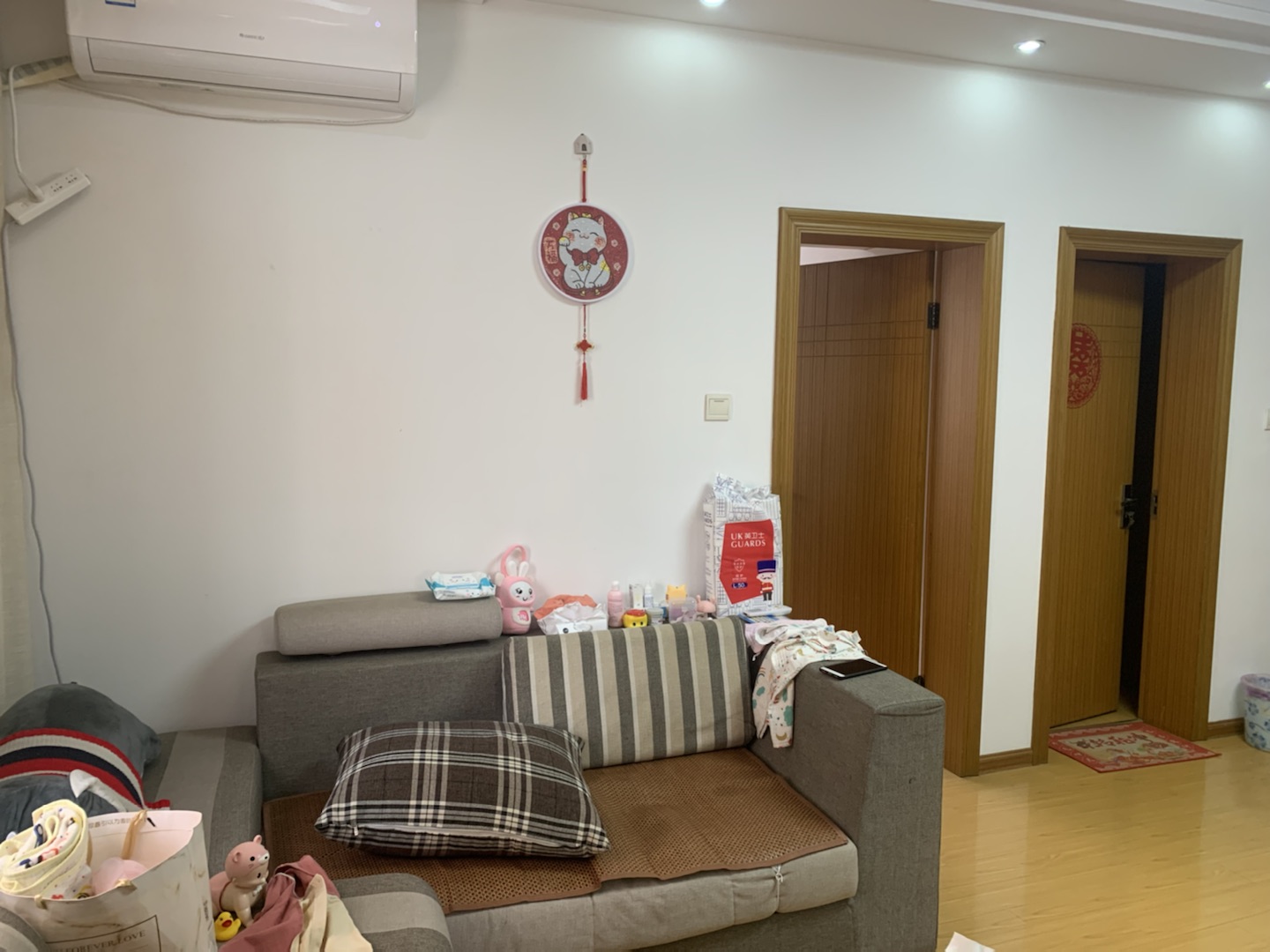 百家花苑 3室2厅1卫 95m&sup2;