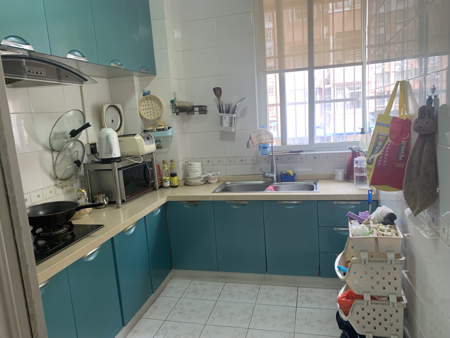 百家花苑 3室2厅1卫 95m&sup2;