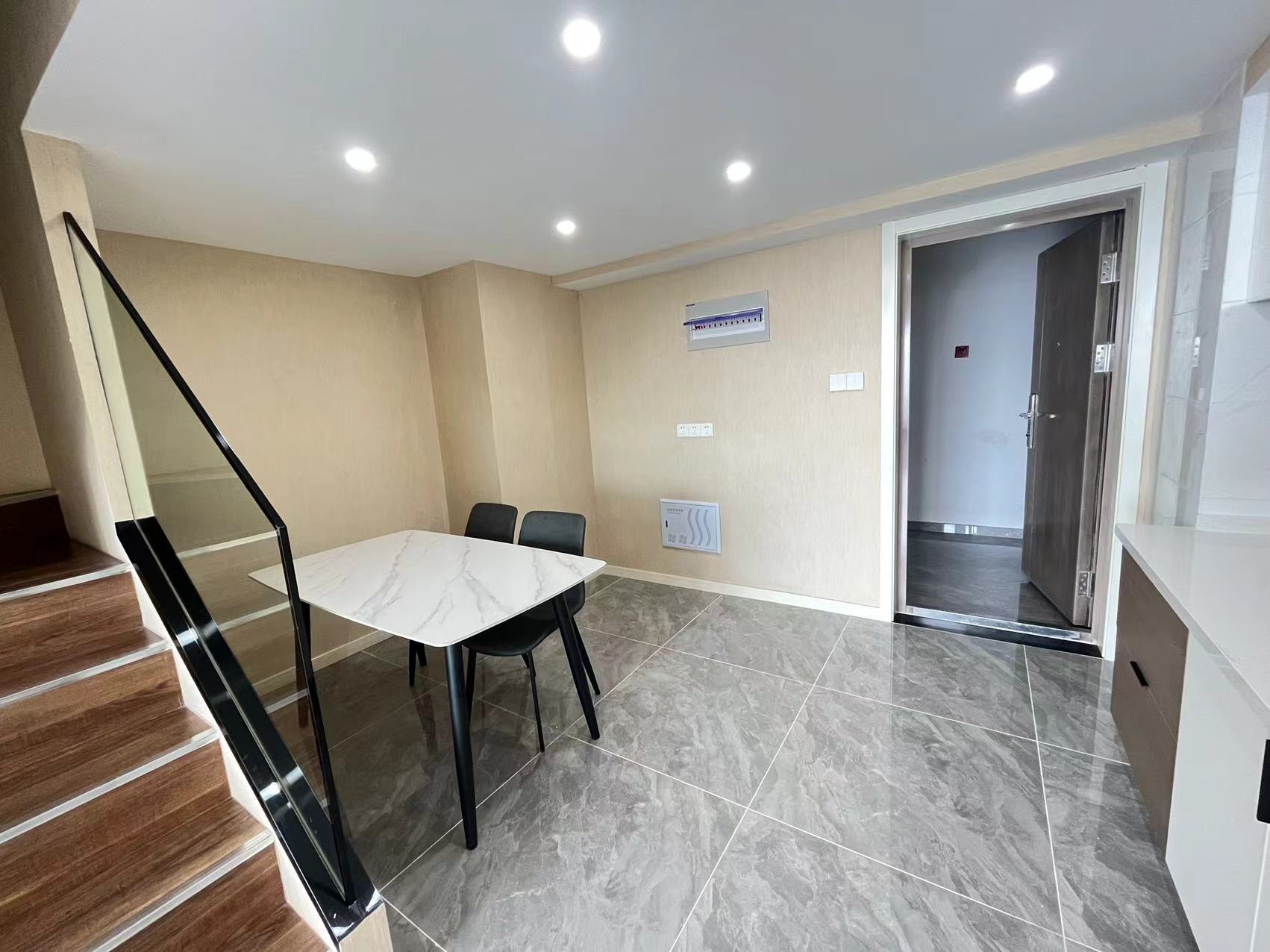 中港银座 2室2厅1卫 47m&sup2;
