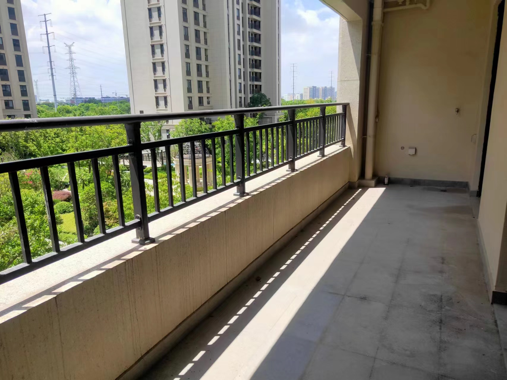 中海上东区 4室2厅2卫 143m&sup2;