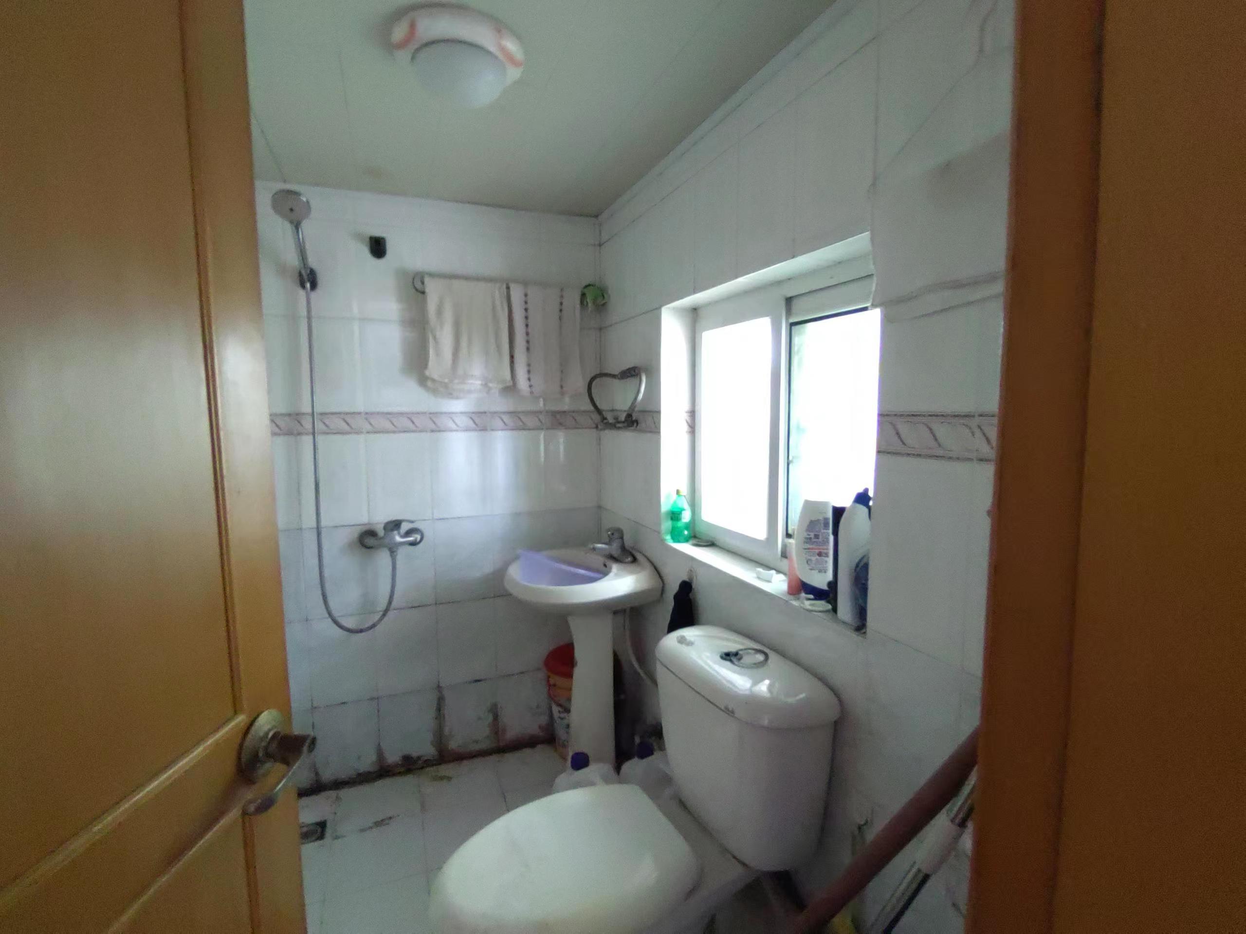 郭里园 4室2厅1卫 85m&sup2;