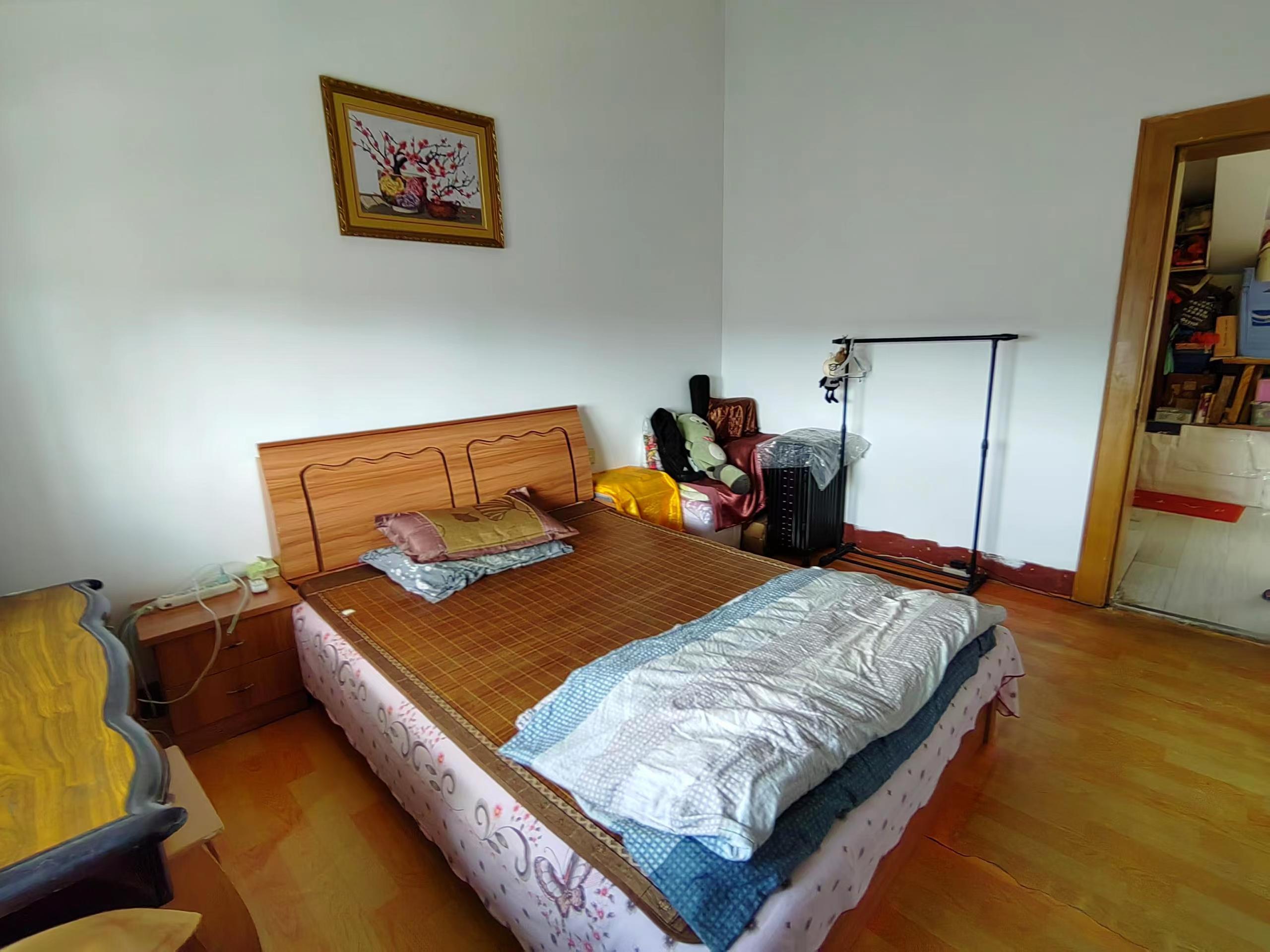 郭里园 4室2厅1卫 85m&sup2;