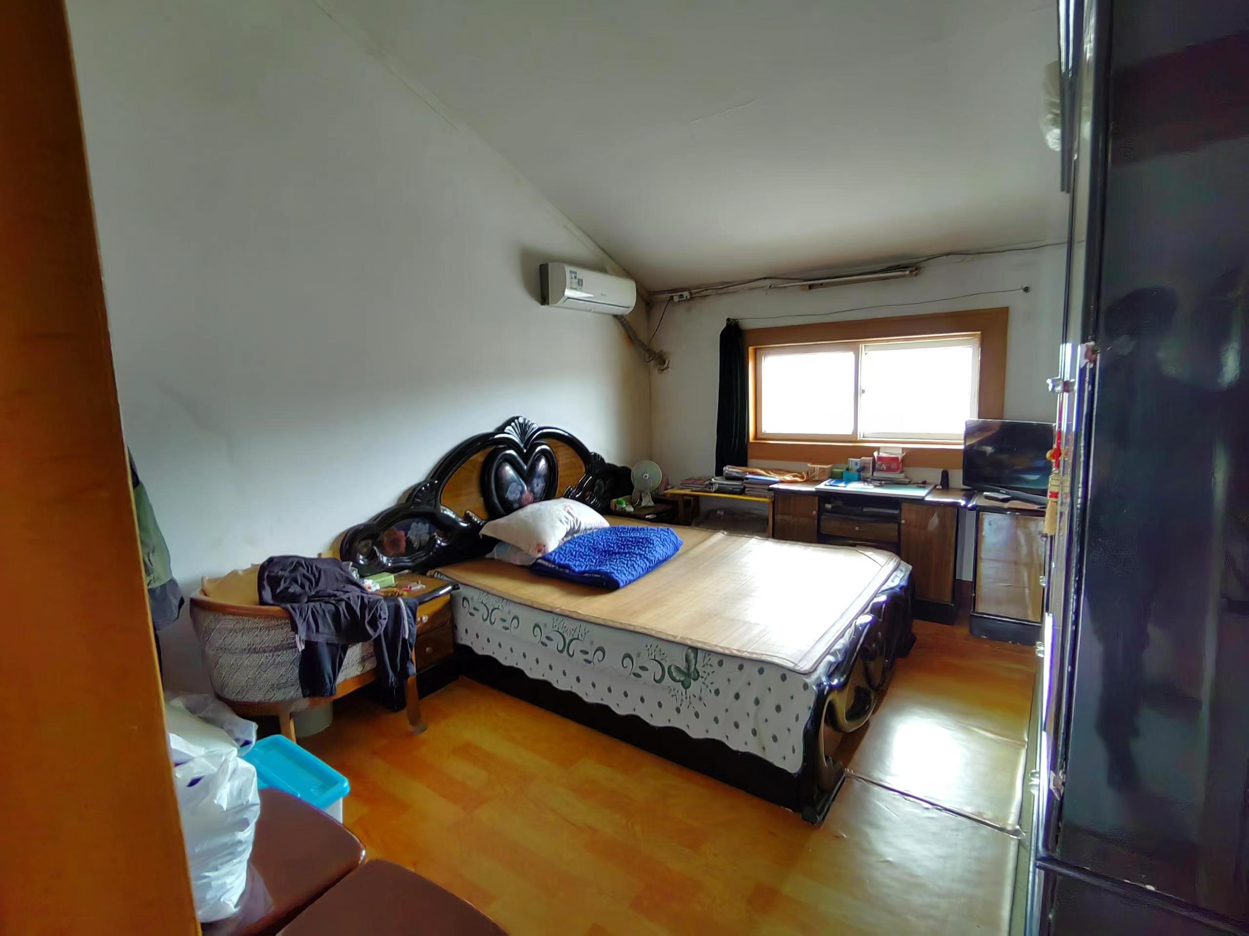 郭里园 4室2厅1卫 85m&sup2;