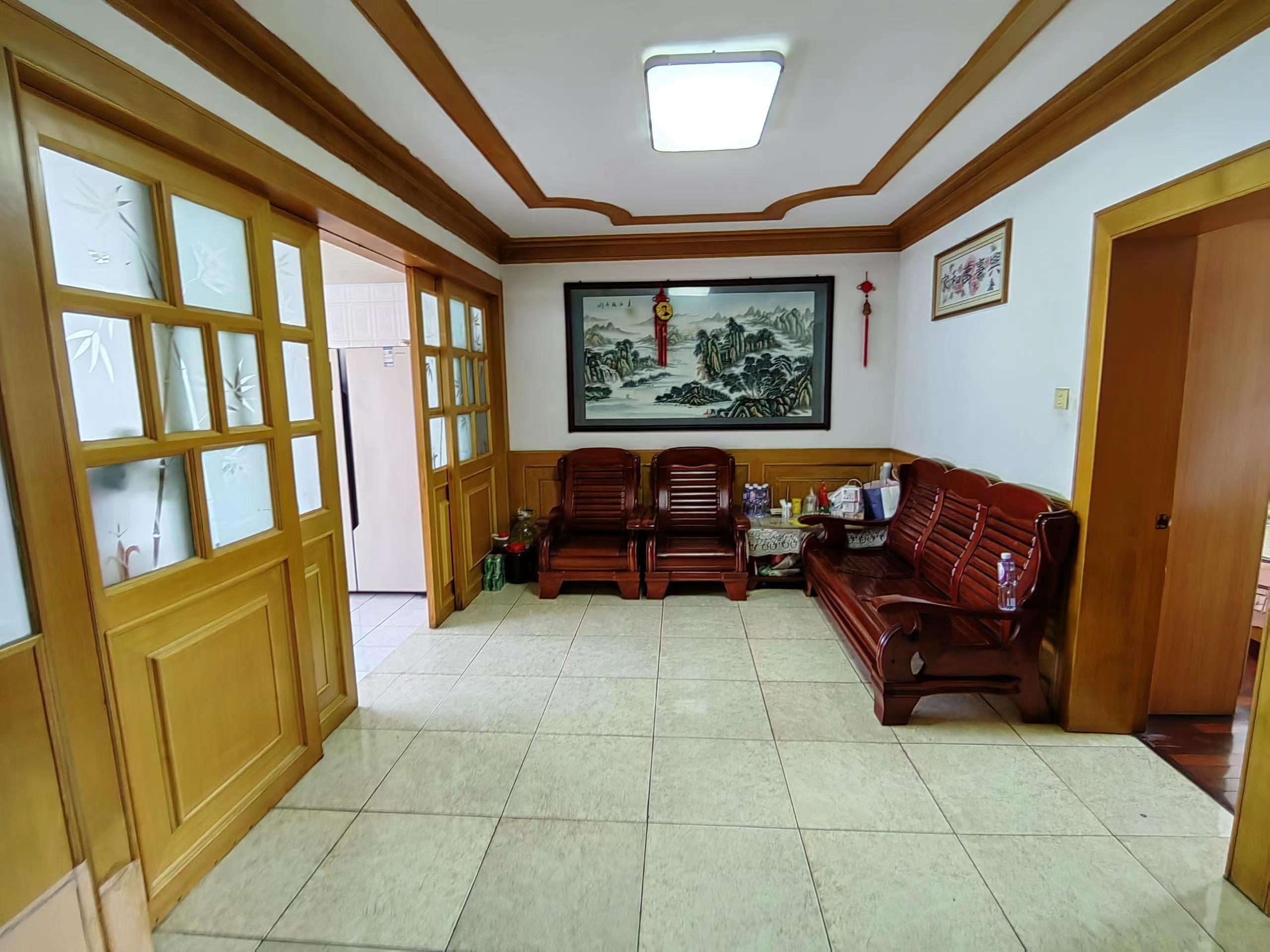郭里园 4室2厅1卫 85m&sup2;