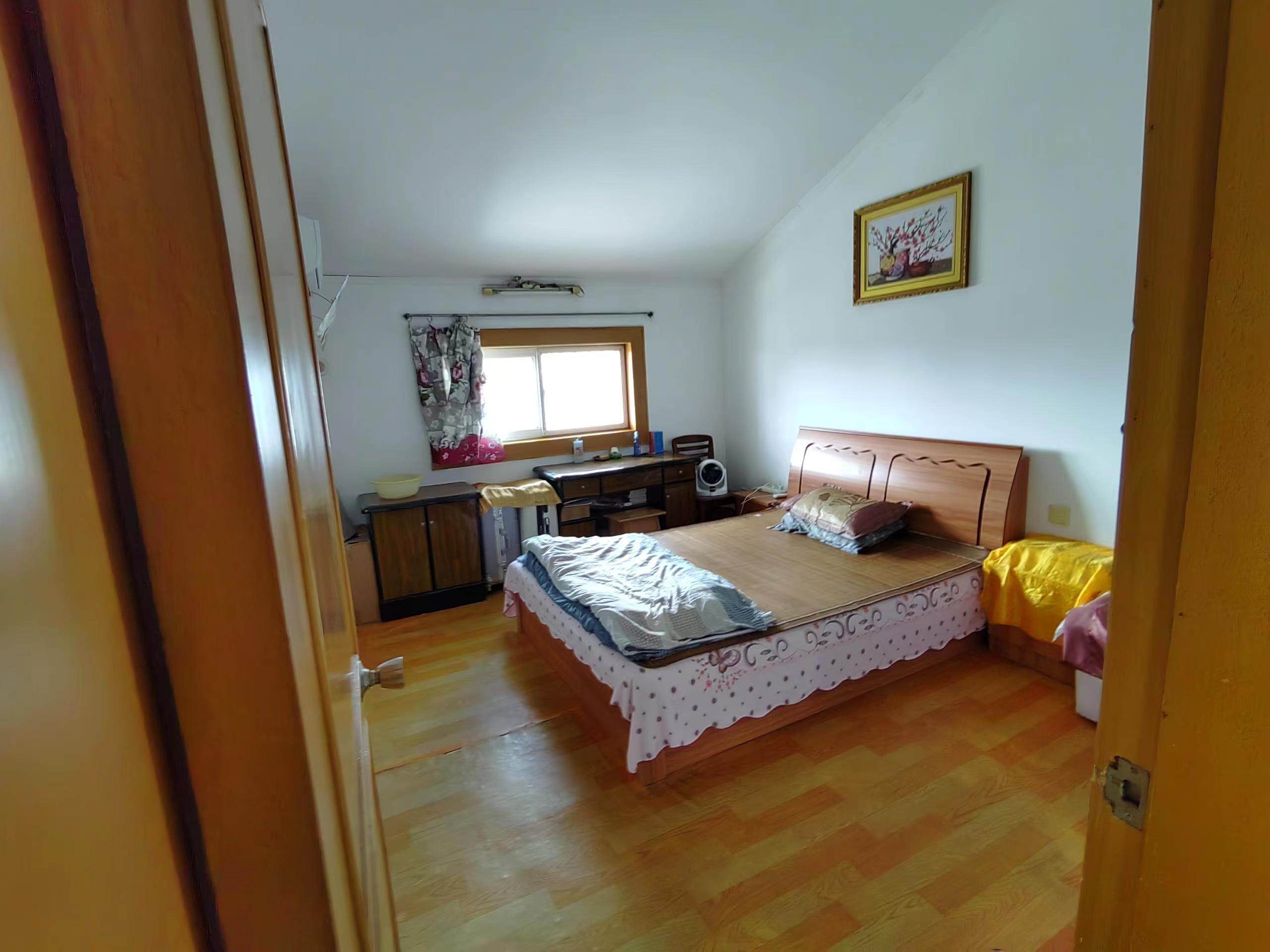 郭里园 4室2厅1卫 85m&sup2;