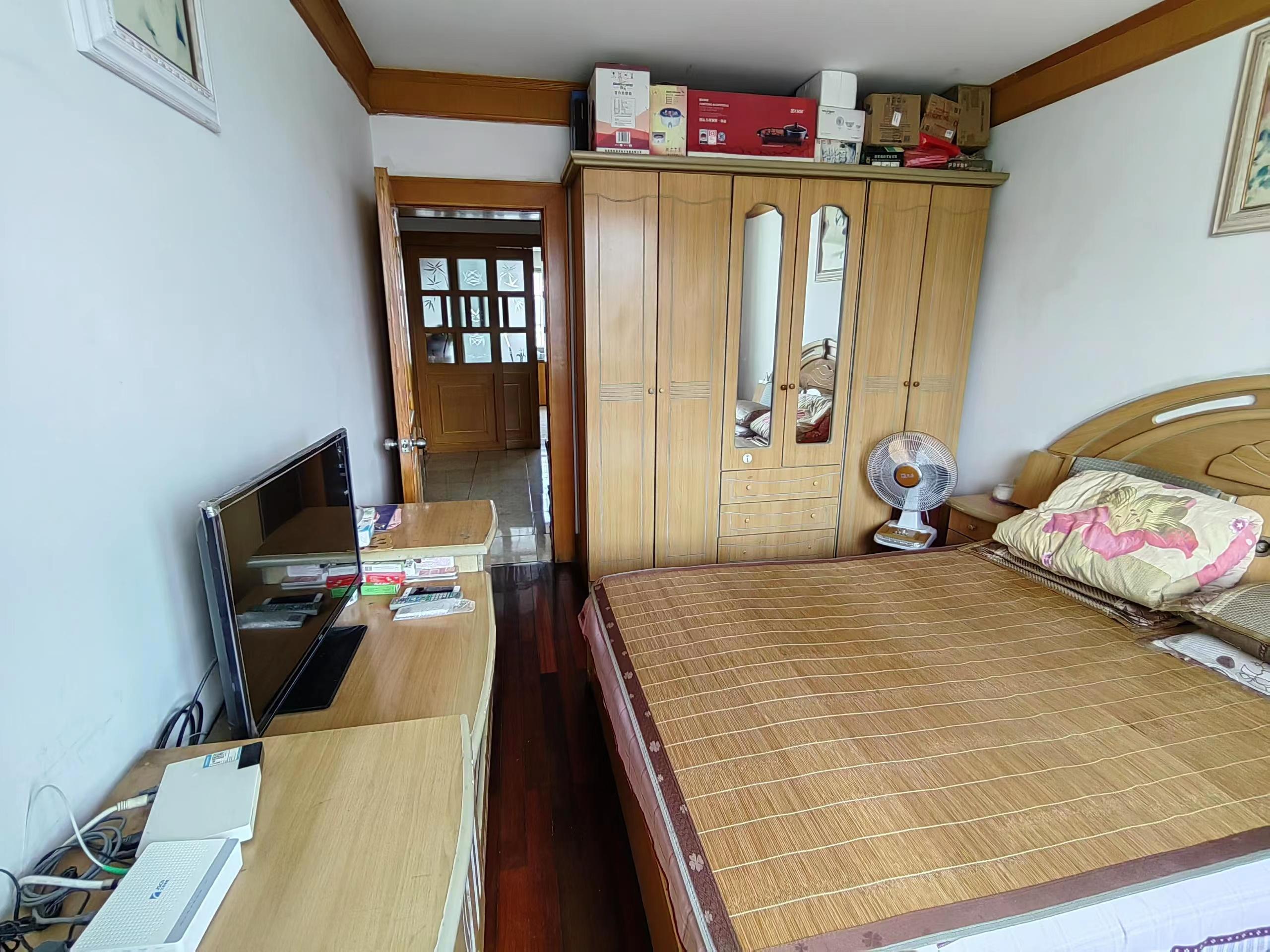 郭里园 4室2厅1卫 85m&sup2;