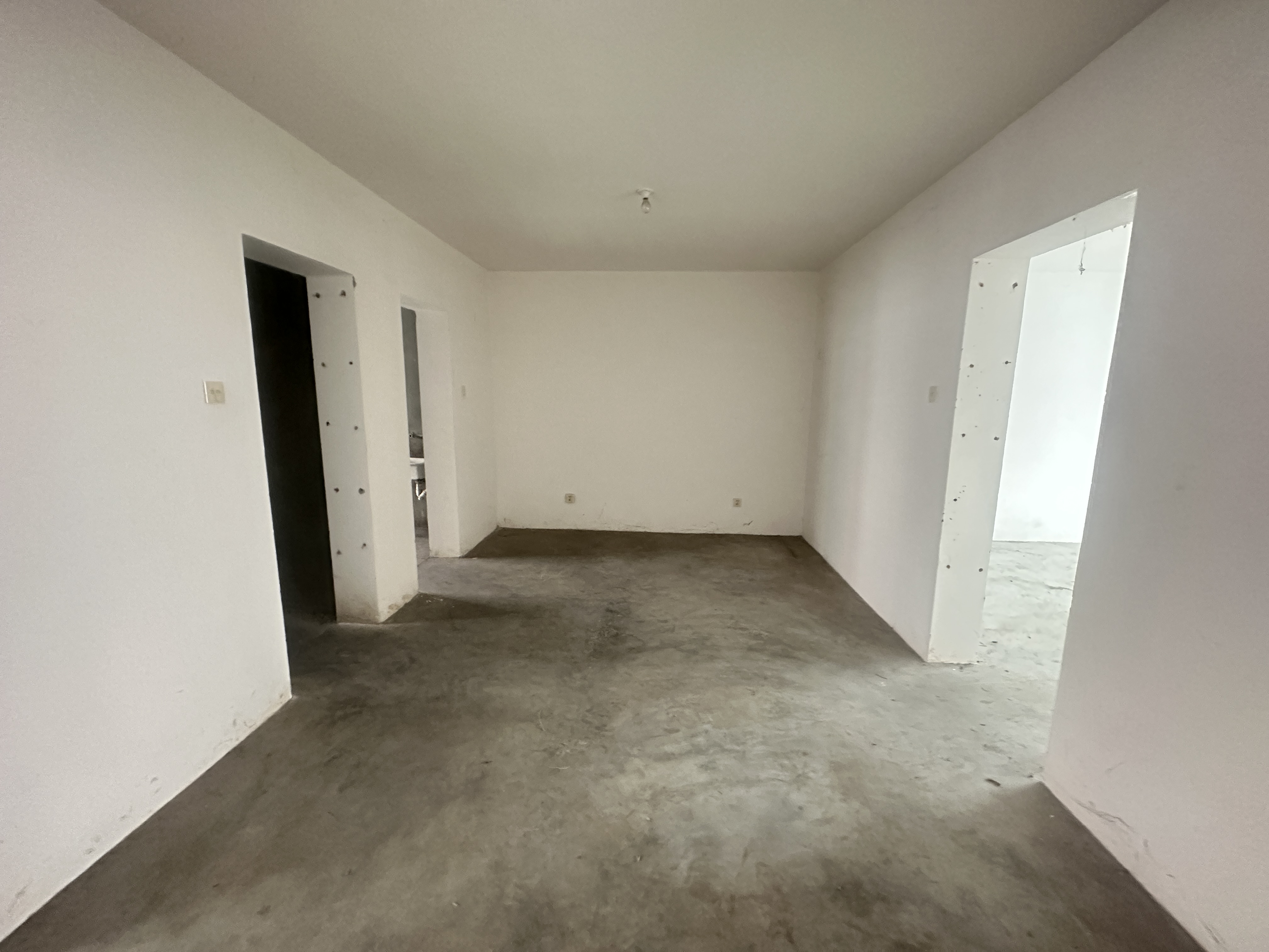 滨江花园 3室2厅1卫 129m²