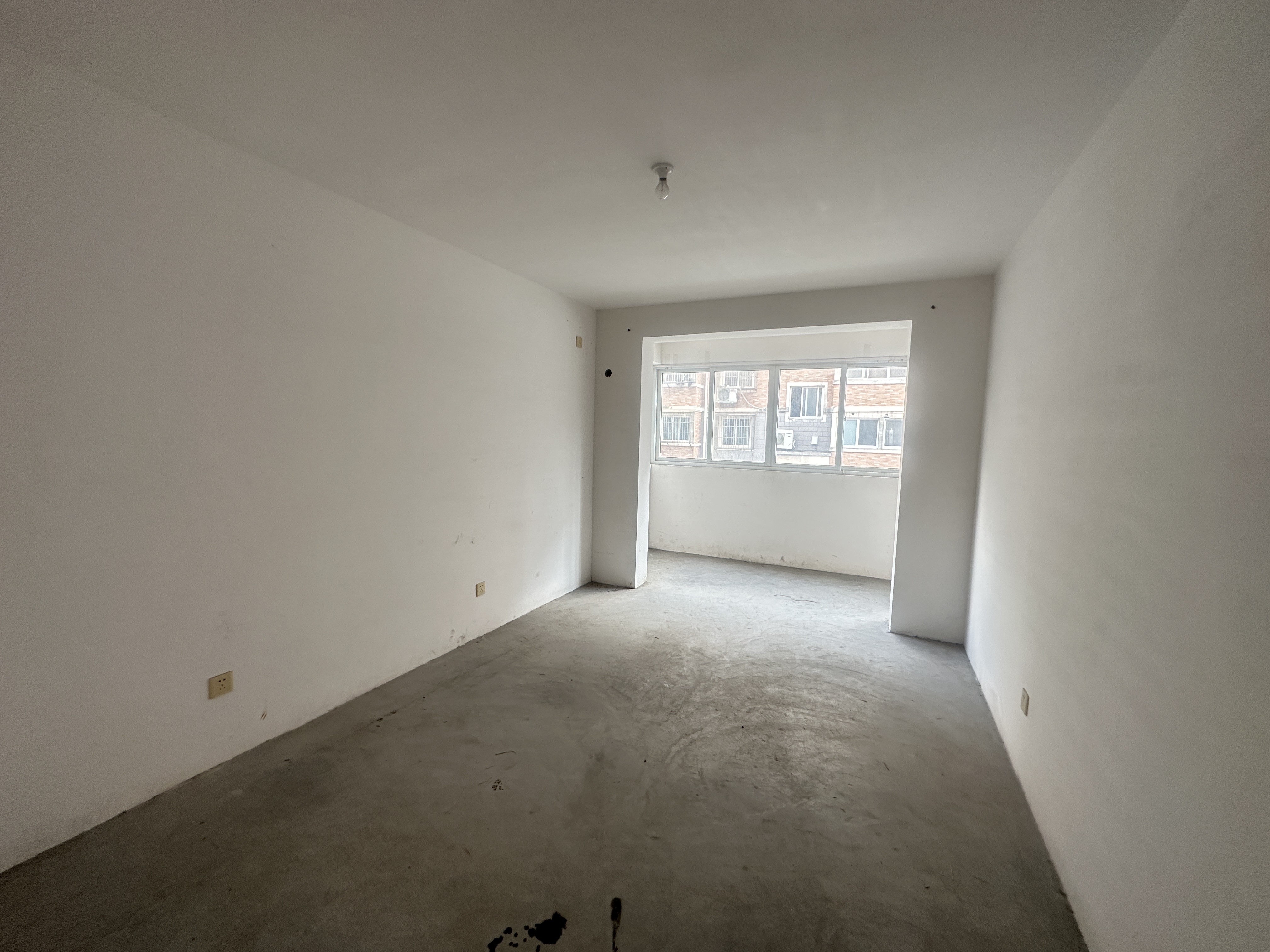 滨江花园 3室2厅1卫 129m&sup2;