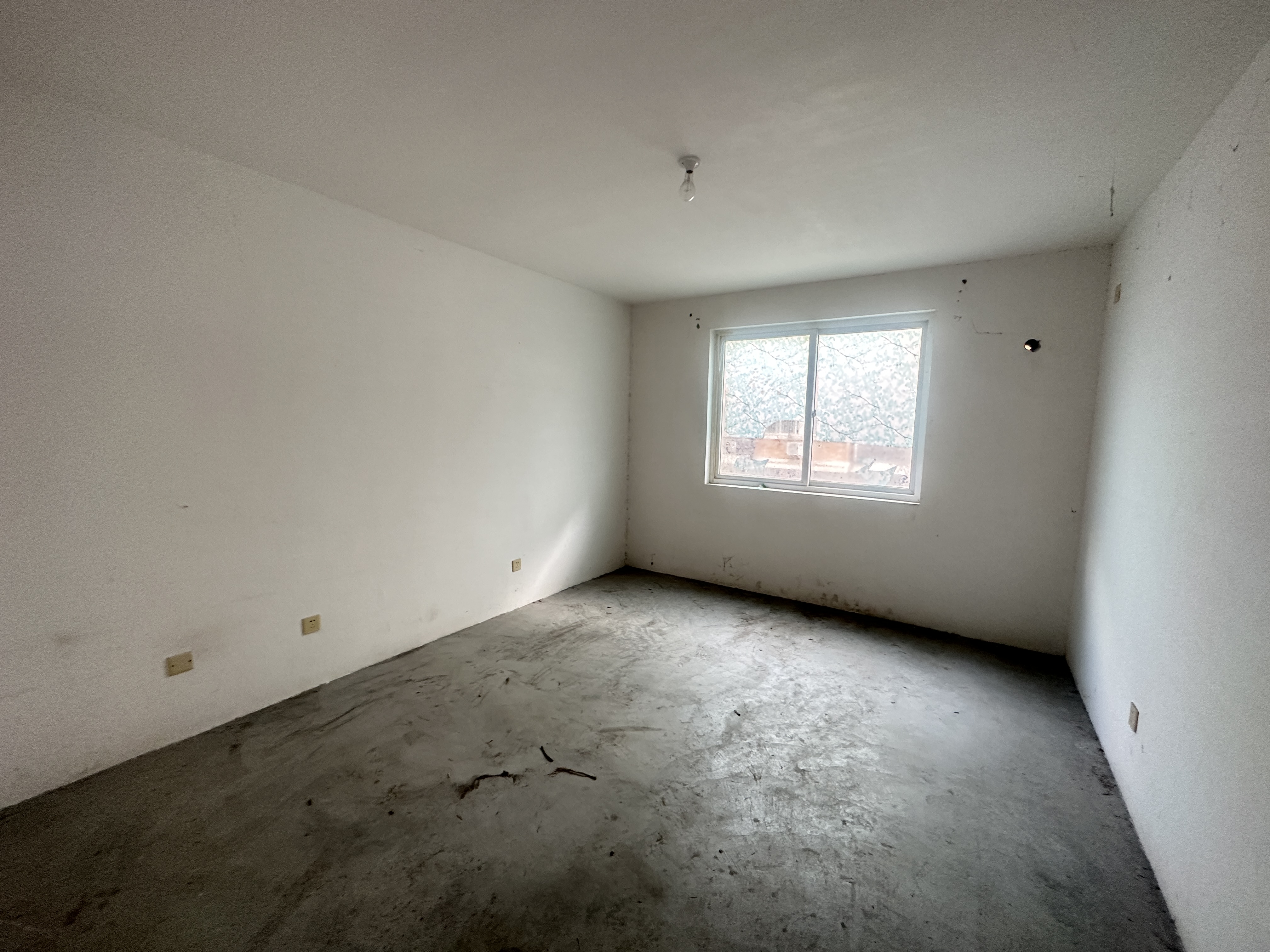 滨江花园 3室2厅1卫 129m&sup2;