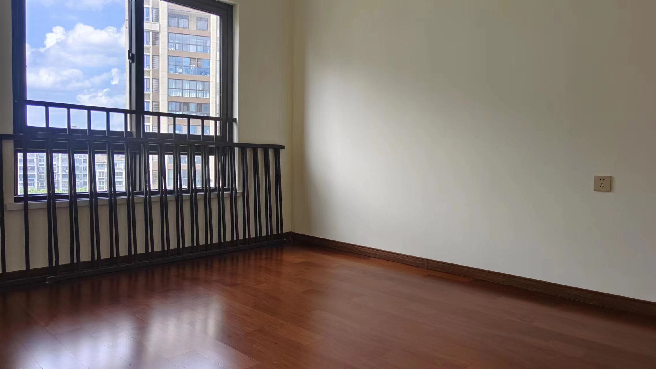 中南万科大都会 3室2厅2卫 133m&sup2;