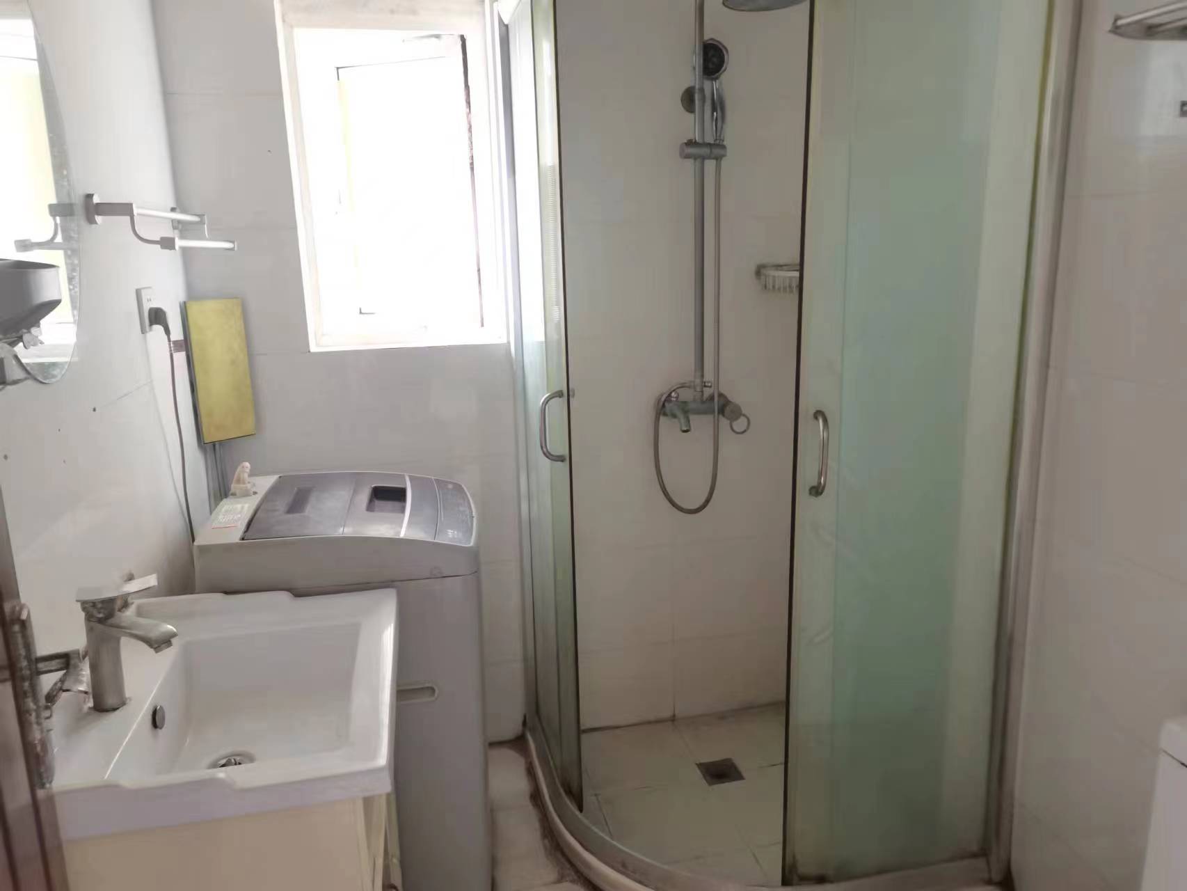 中南大厦 2室1厅1卫 70m&sup2;