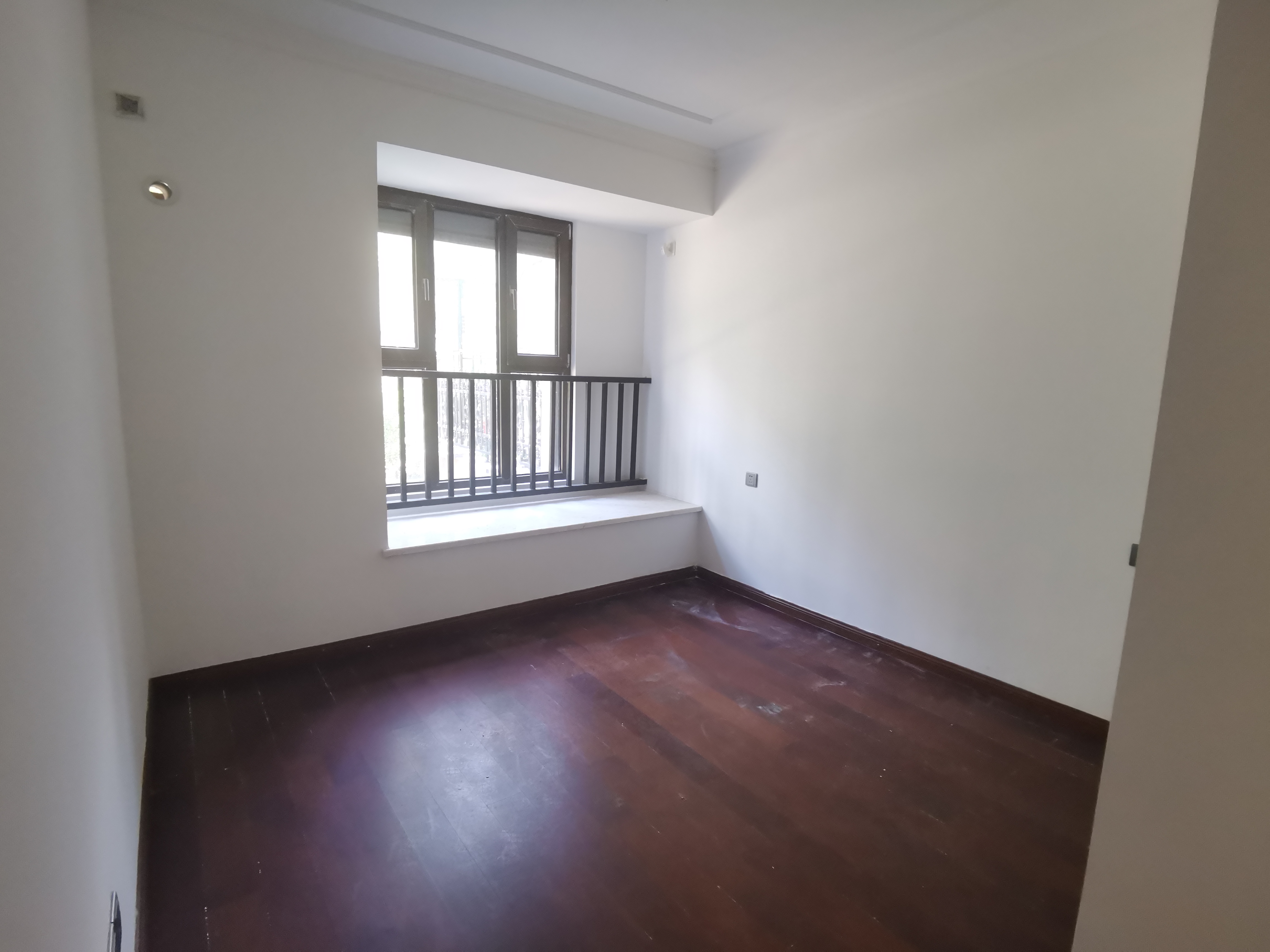 金禧家园 3室2厅2卫 140m&sup2;