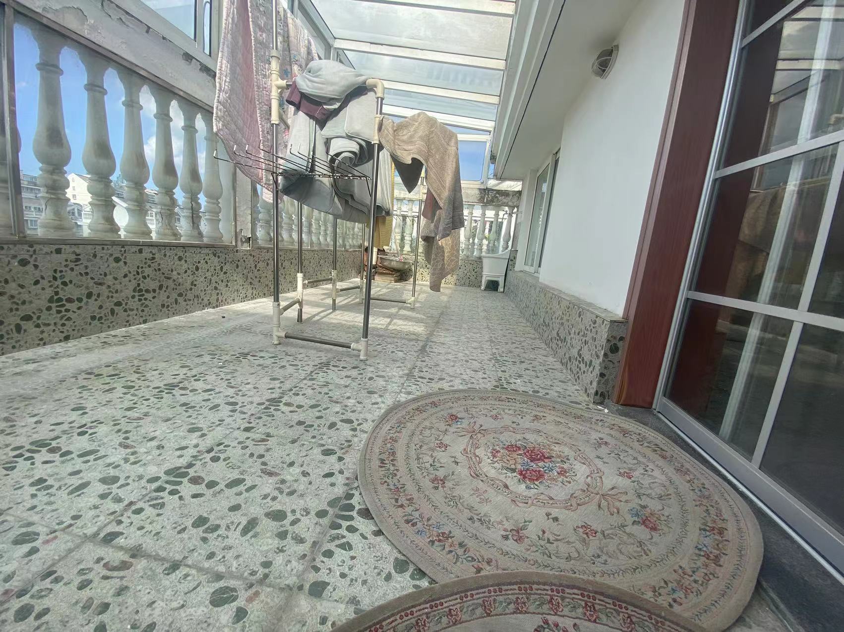 春晖花园 4室2厅2卫 153.00m&sup2;