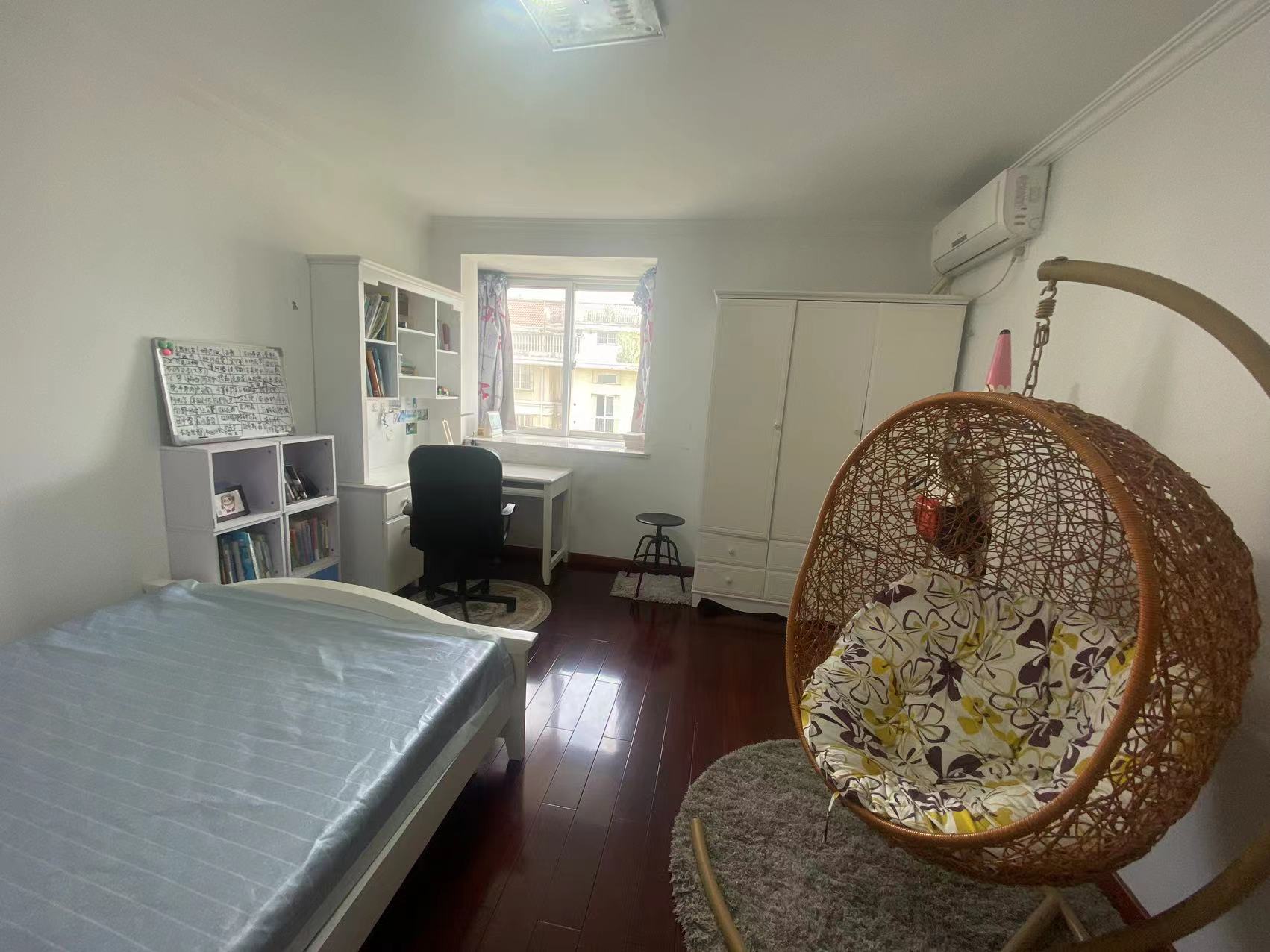 春晖花园 4室2厅2卫 153.00m&sup2;
