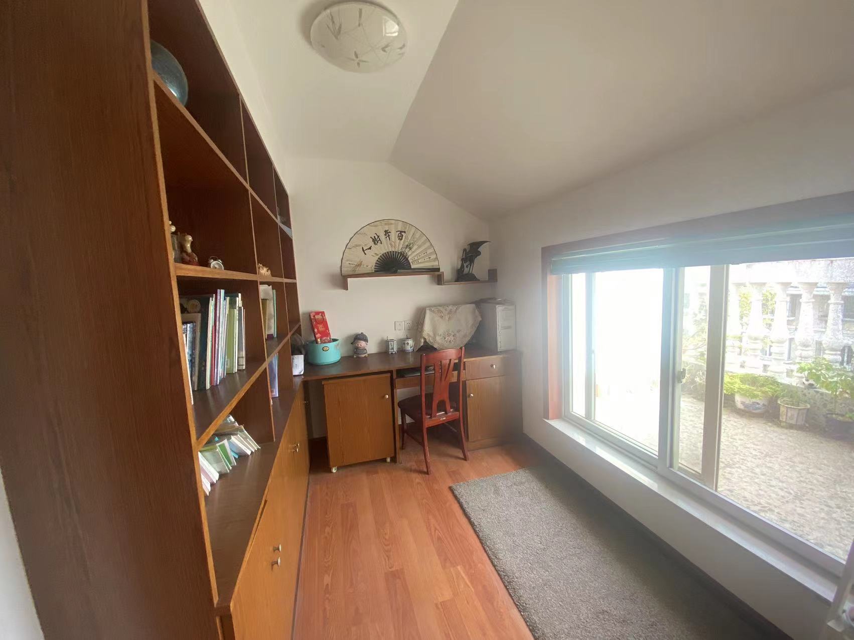 春晖花园 4室2厅2卫 153.00m&sup2;