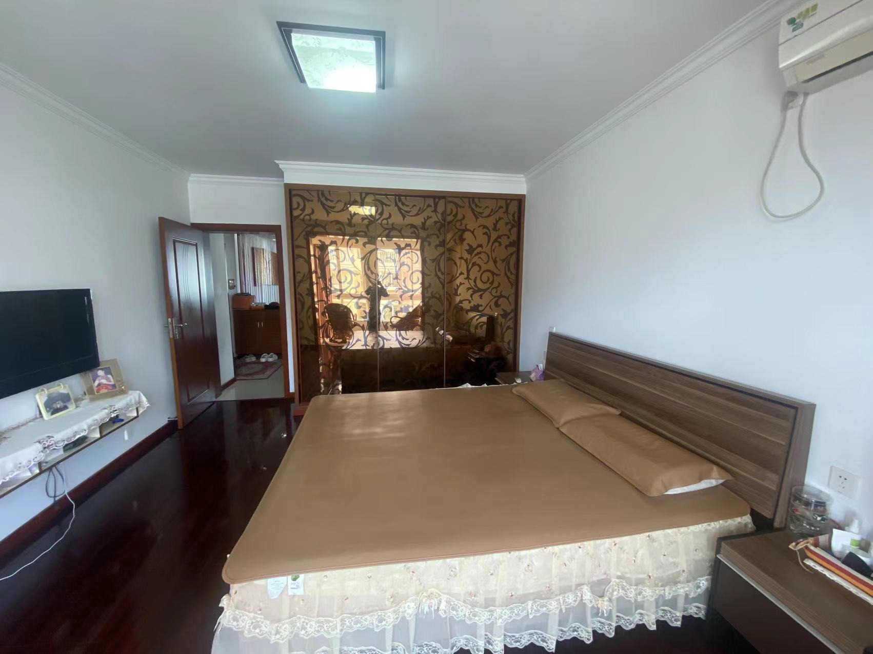 春晖花园 4室2厅2卫 153.00m&sup2;