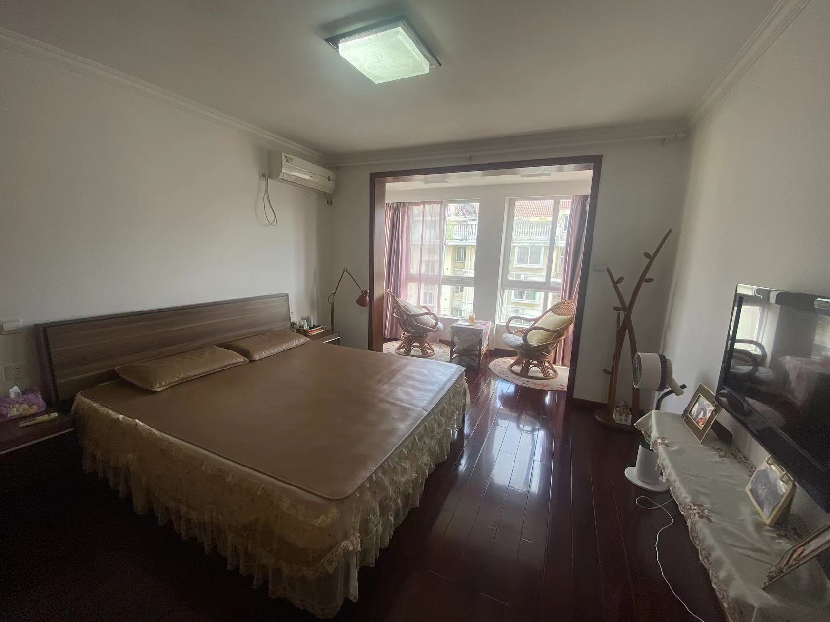 春晖花园 4室2厅2卫 153.00m&sup2;