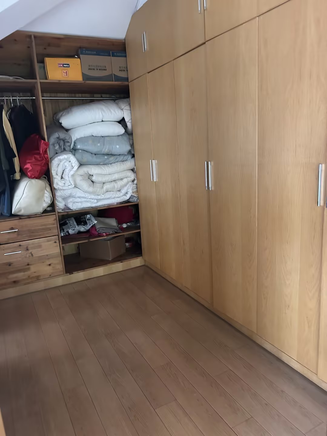 佳乐花苑 6室2厅2卫 136m&sup2;