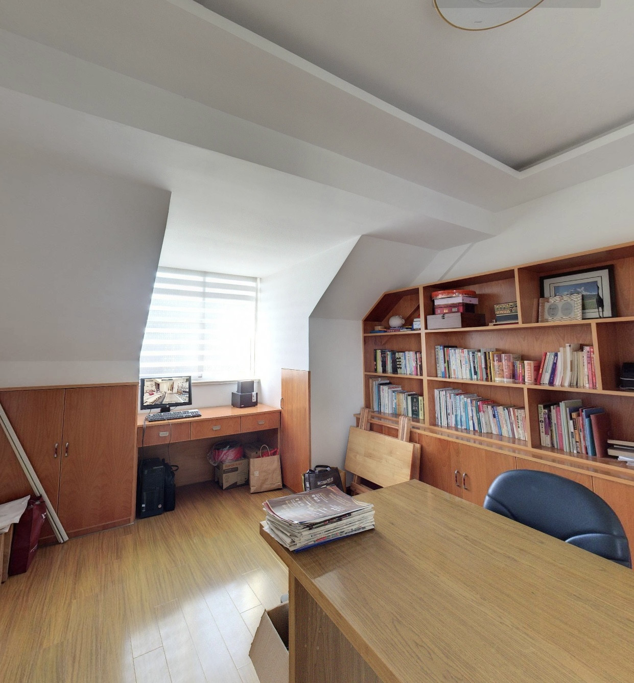 爱玛花苑 4室2厅2卫 221.82m&sup2;